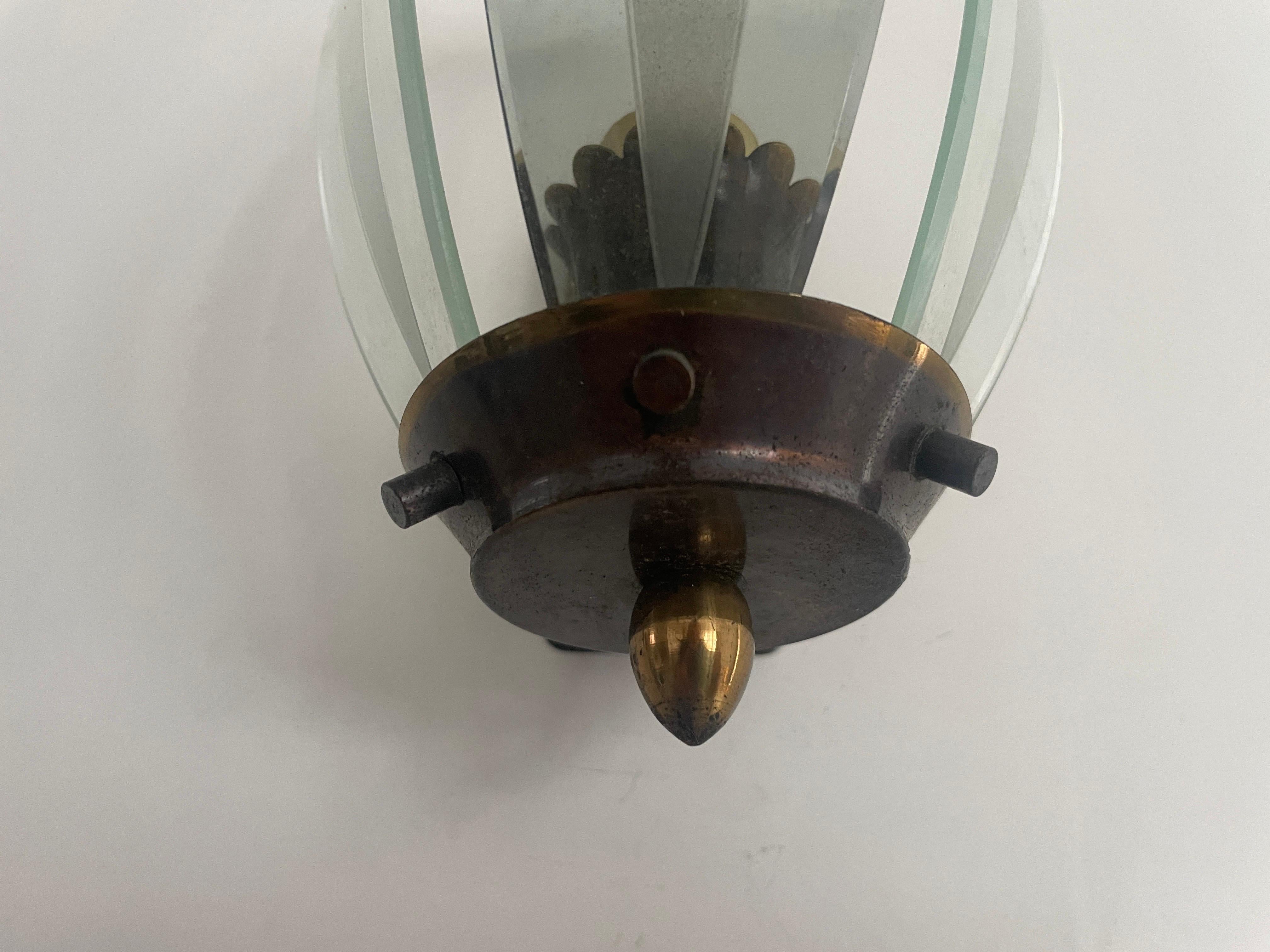 Milieu du XXe siècle Ensemble de 3 appliques italiennes en verre incurvé et en métal, années 1950, Italie en vente
