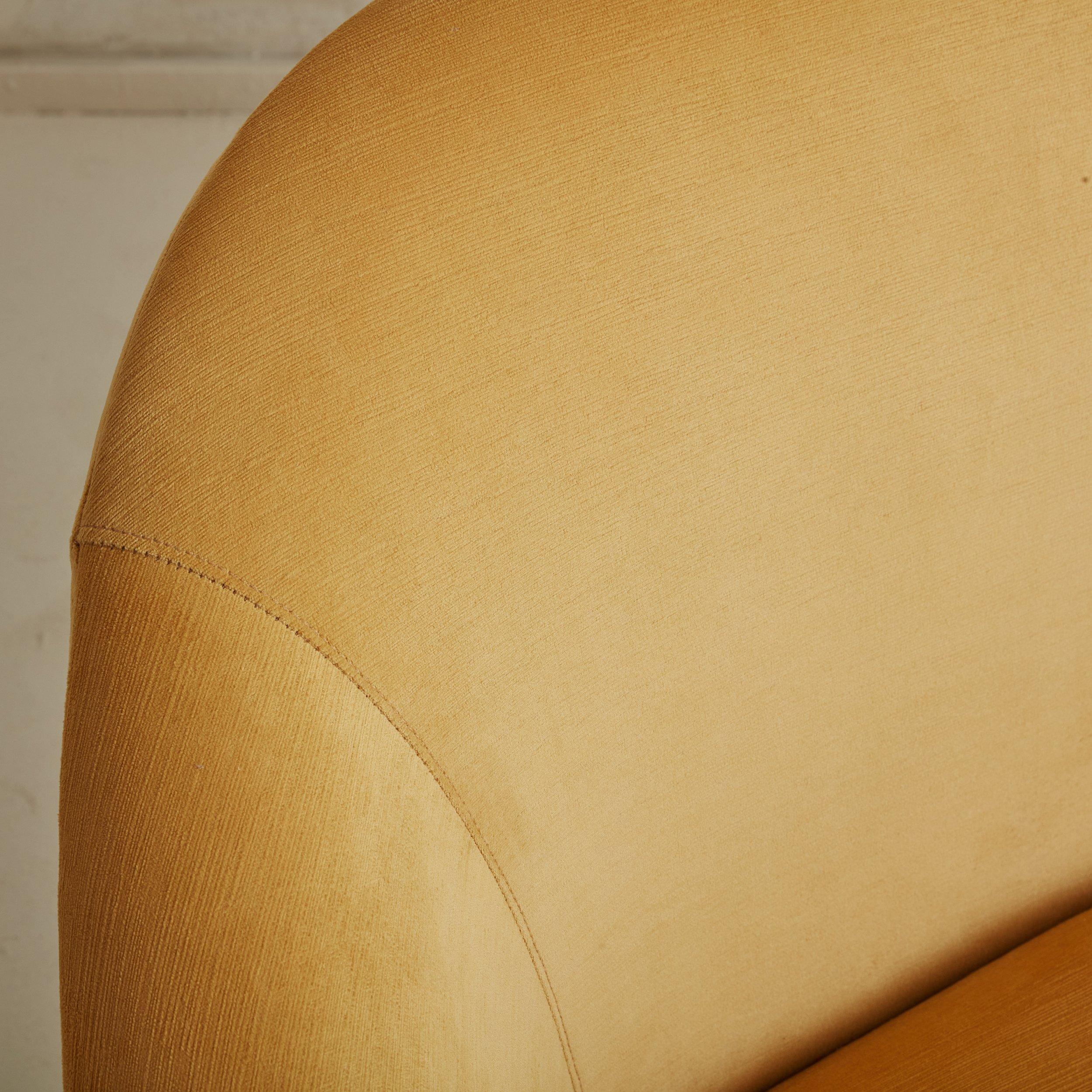 Italian Curved Loveseat in the Style of Gio Ponti, 1960s 1