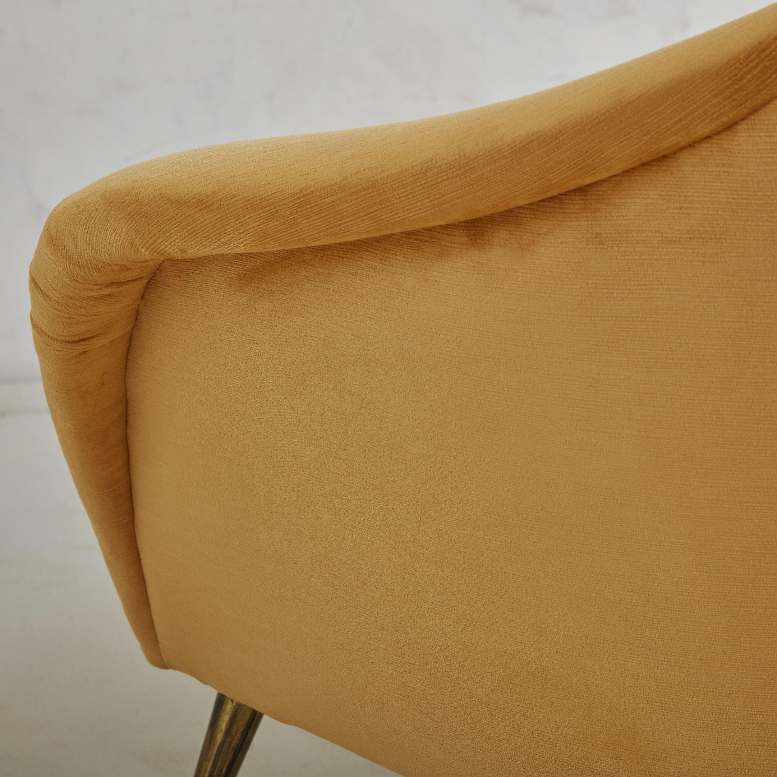 Italian Curved Loveseat in the Style of Gio Ponti, 1960s 3