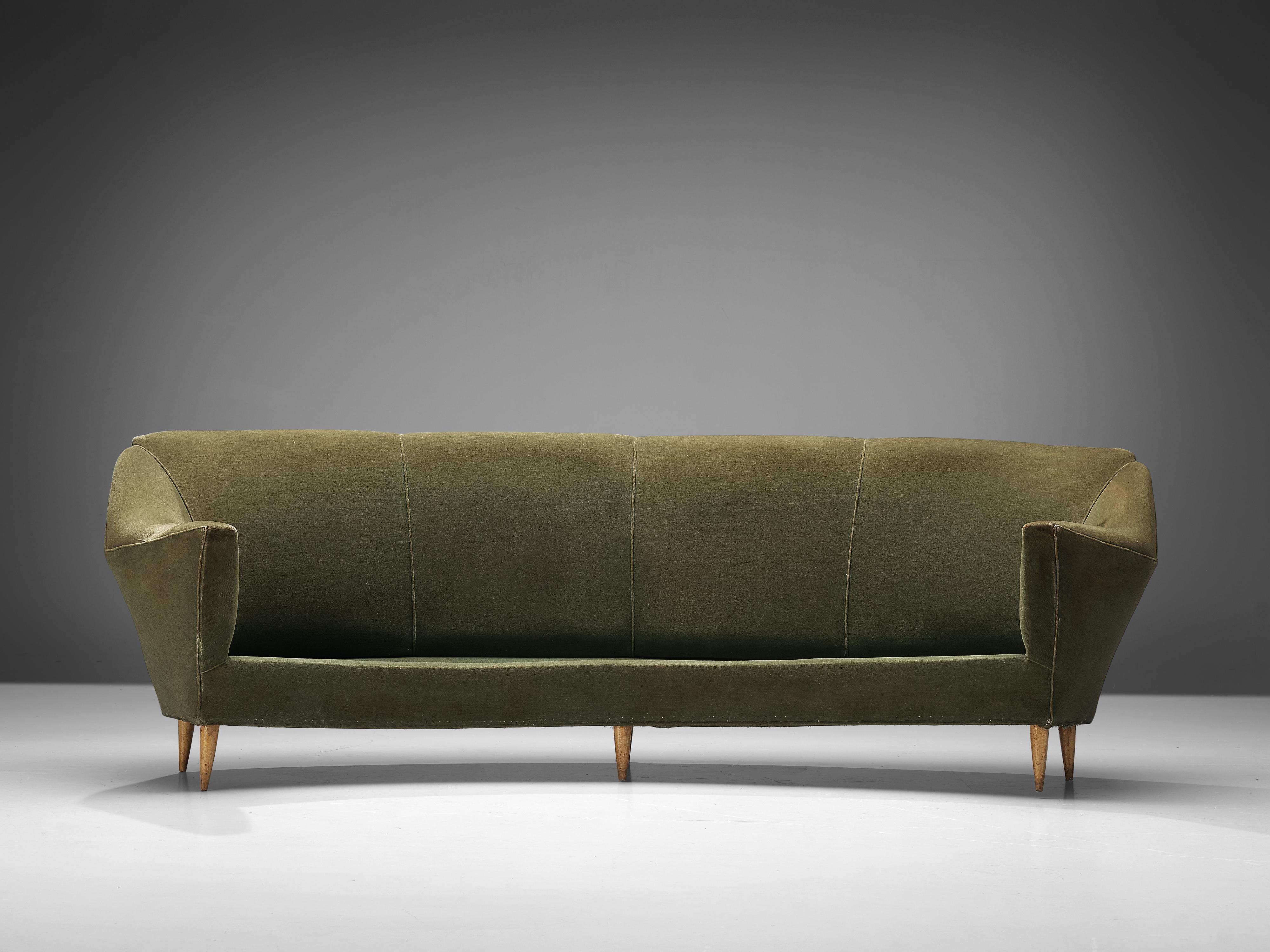 Italienisches geschwungenes Dreisitzer-Sofa mit hellgrüner Polsterung im Zustand „Gut“ im Angebot in Waalwijk, NL