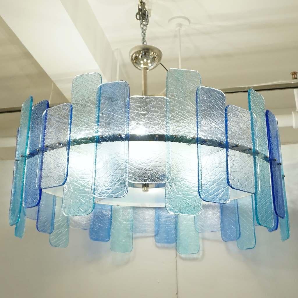 This item is customizable in size, shapes, glass colors and finishes.
Contemporary Italian bespoke modern chandelier with Art Deco Design, entirely handcrafted in Italy, customizable as flushmounts or pendants with different glass colors and