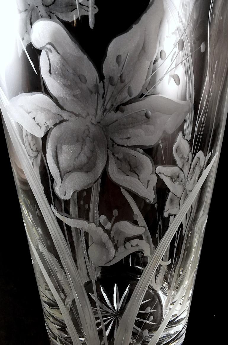 Vase italien en cristal taillé et décoré de fleurs en vente 5