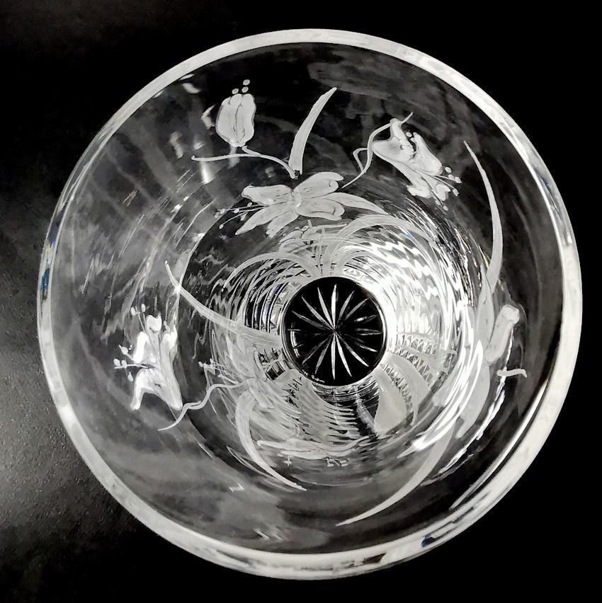 Italienische Vase aus Kristall mit geschliffenem Schliff und Grund mit Blumendekoration im Angebot 9