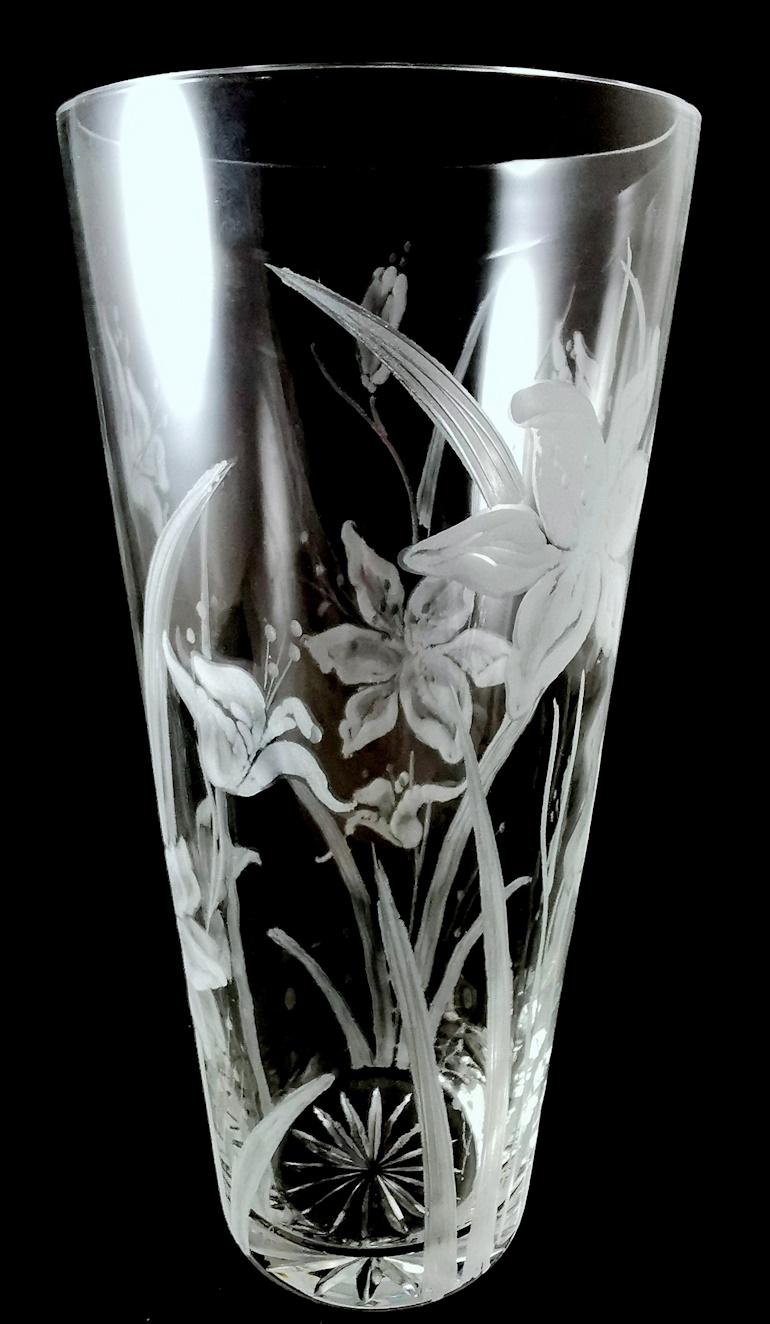 Mid-Century Modern Italian Cut And Ground Crystal Vase With Flower Decoration For Sale