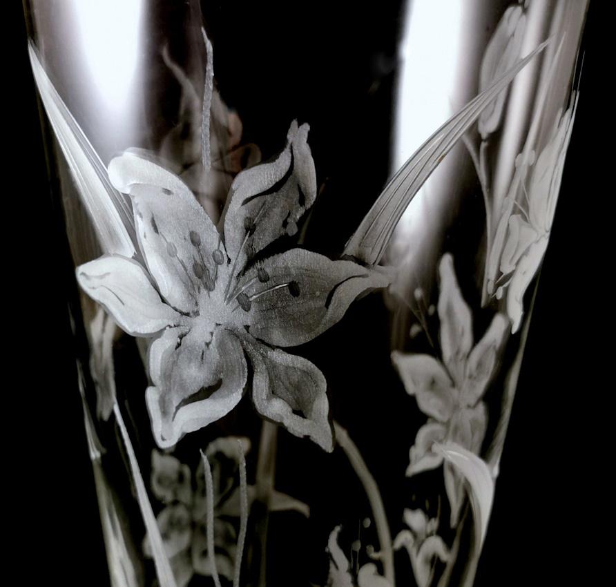 Italian Cut And Ground Crystal Vase With Flower Decoration For Sale 2