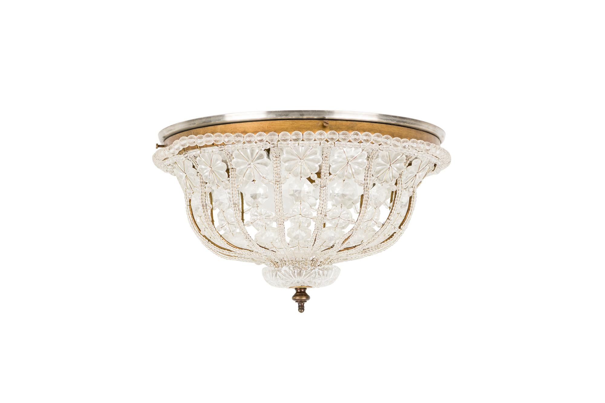 Italiano Lampadario ad incasso in ottone e cristallo tagliato italiano in vendita