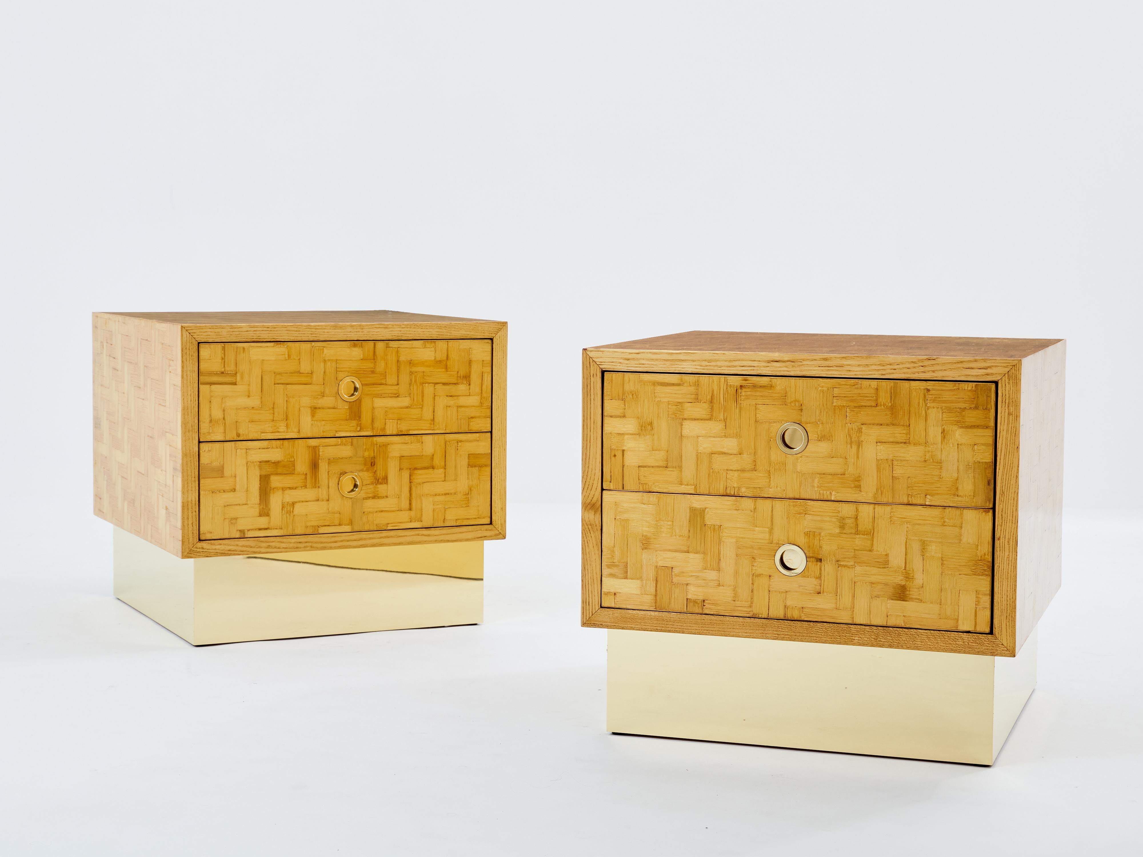 Natural bamboo as the chief material, the patterned marquetry creates a beautiful symmetry, with an organic aesthetic in this 1970’s pair of Dal Vera bedside tables, while bright brass handles and base are strong eye-catching touches. The brass