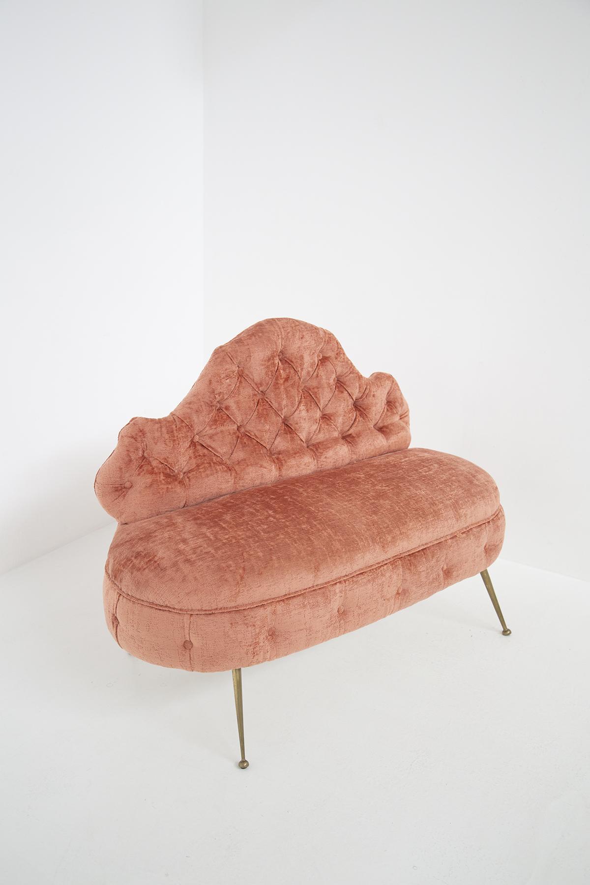 Mid-Century Modern Italian Damask Fabric Capitonnè Sofa For Sale