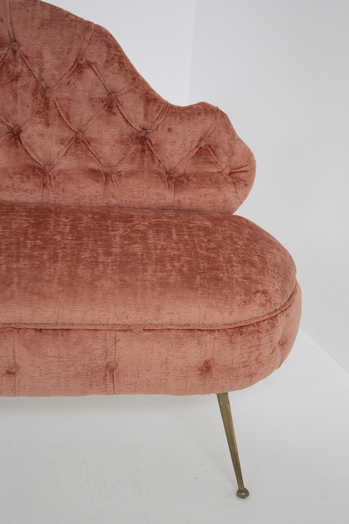Italian Damask Fabric Capitonnè Sofa For Sale 1