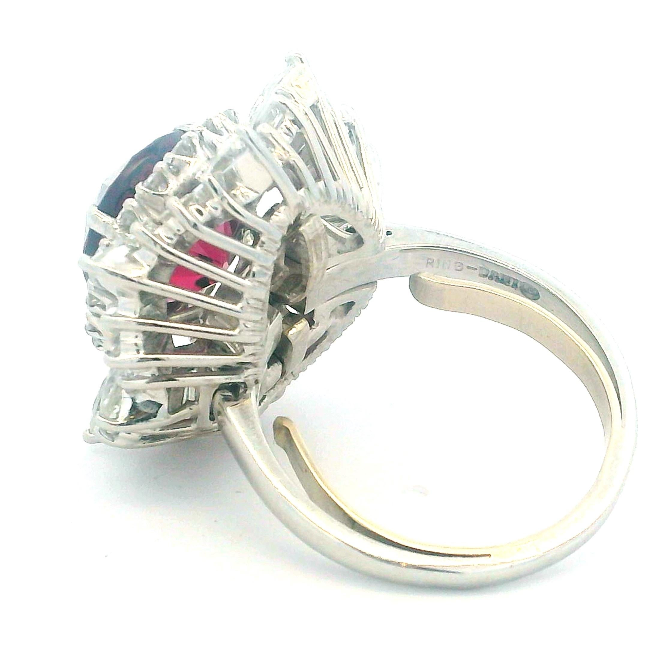Anillo italiano Damiani de platino con granate de 6,15 quilates y diamantes de 3,25 quilates en venta 4