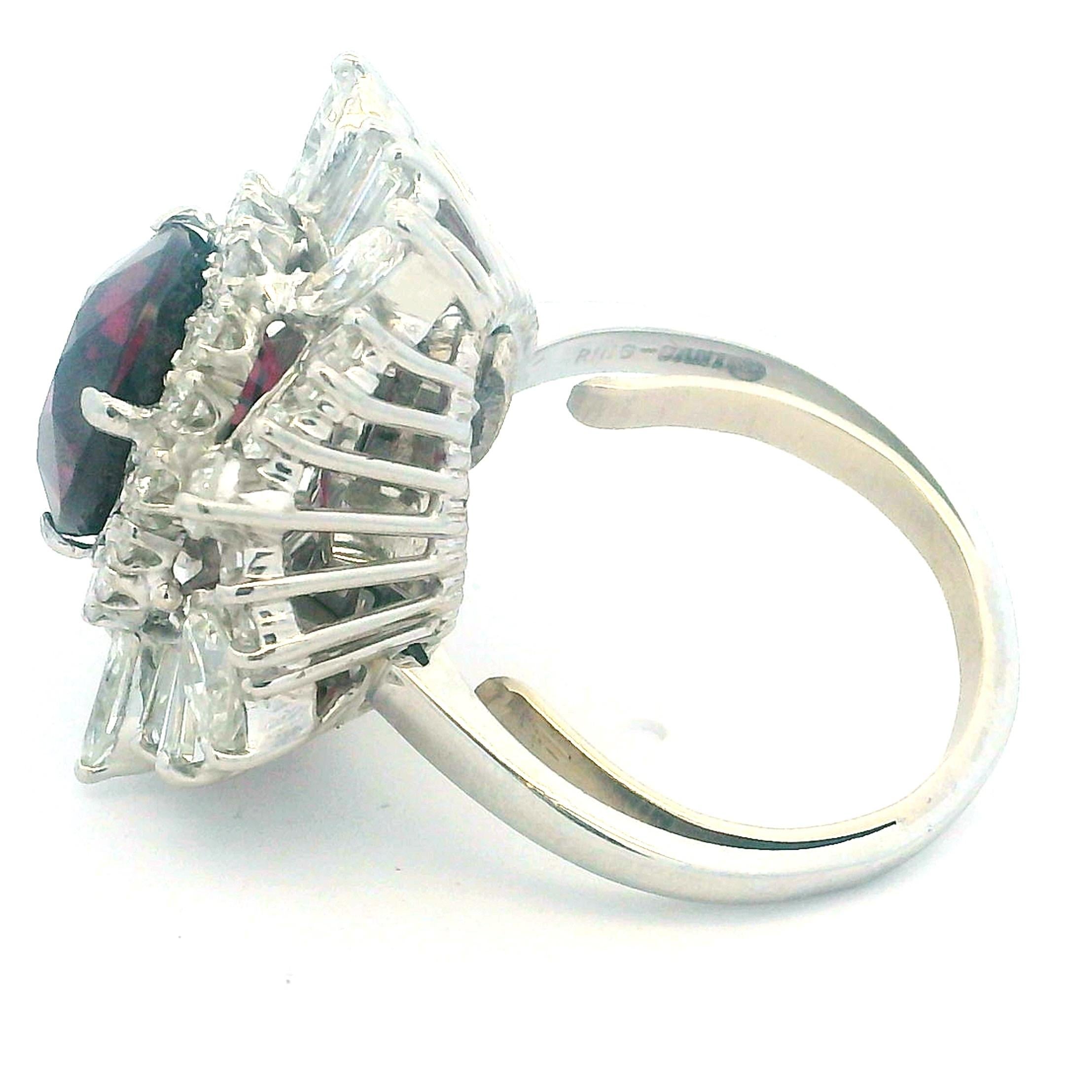 Anillo italiano Damiani de platino con granate de 6,15 quilates y diamantes de 3,25 quilates en venta 8