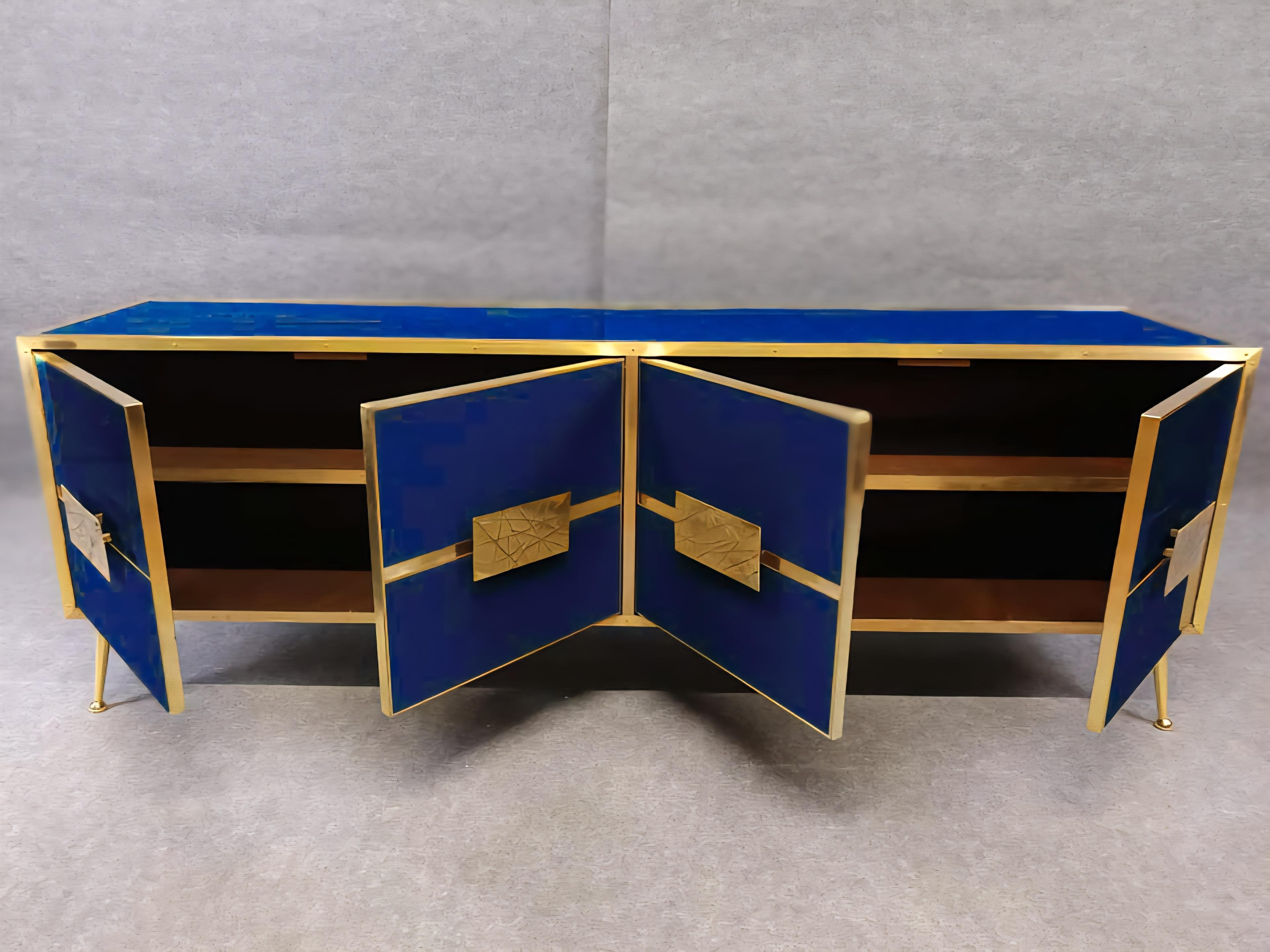 Aparador italiano verde oscuro con cristal de Murano 'Grisinato' y latón en venta 3