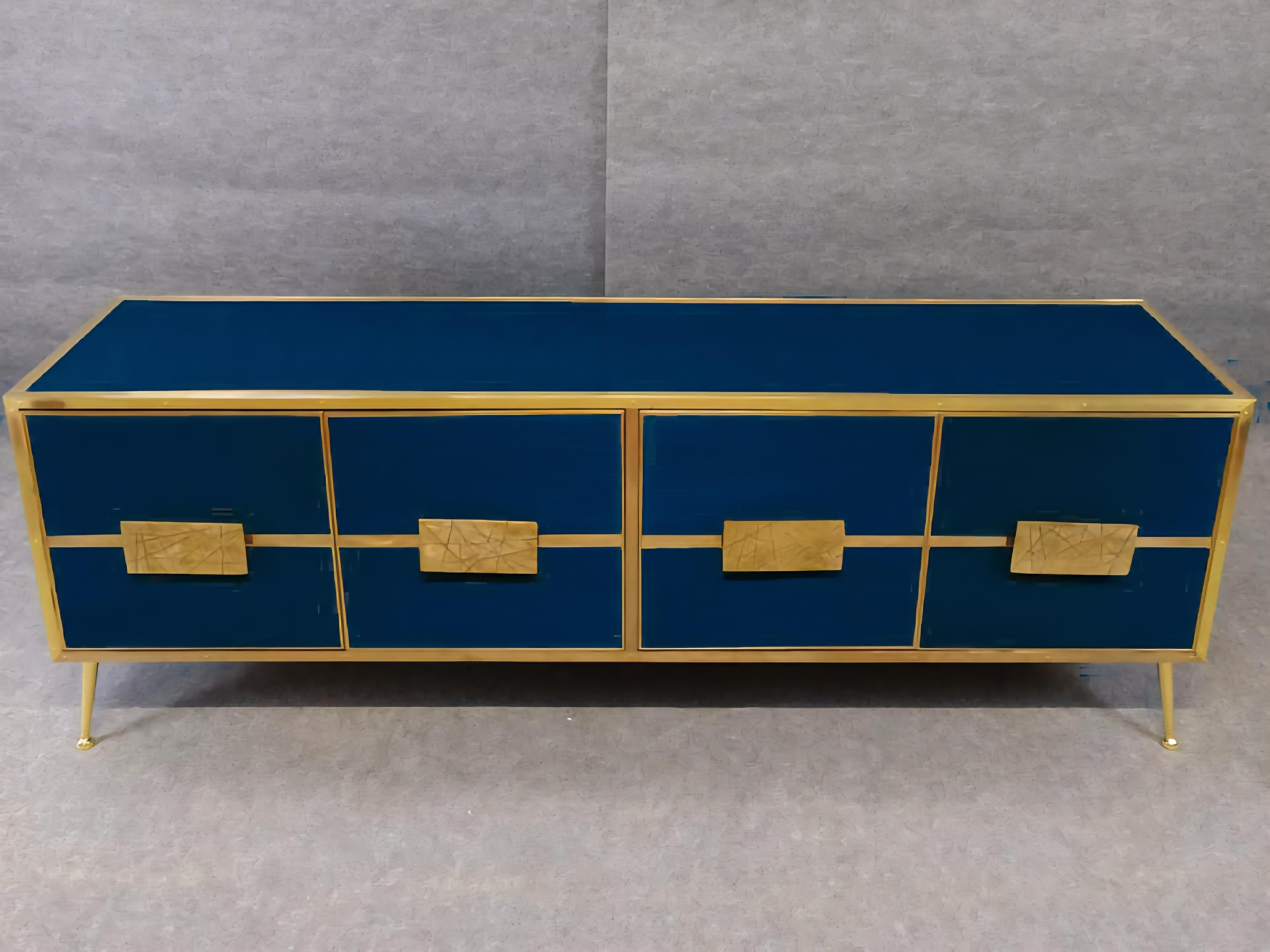 Aparador italiano verde oscuro con cristal de Murano 'Grisinato' y latón Nogal en venta