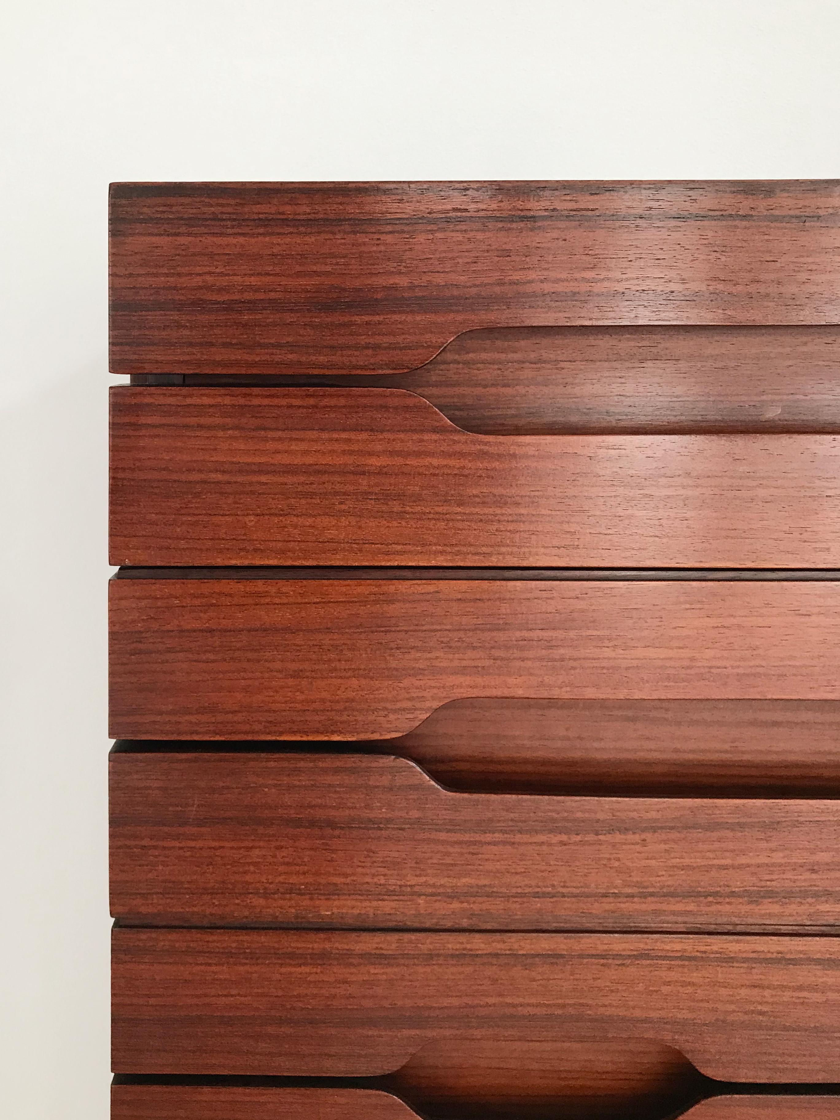 Italian Dark Wood Midcentury Modern Design Cabinet Chest of Drawers 1960s For Sale 5