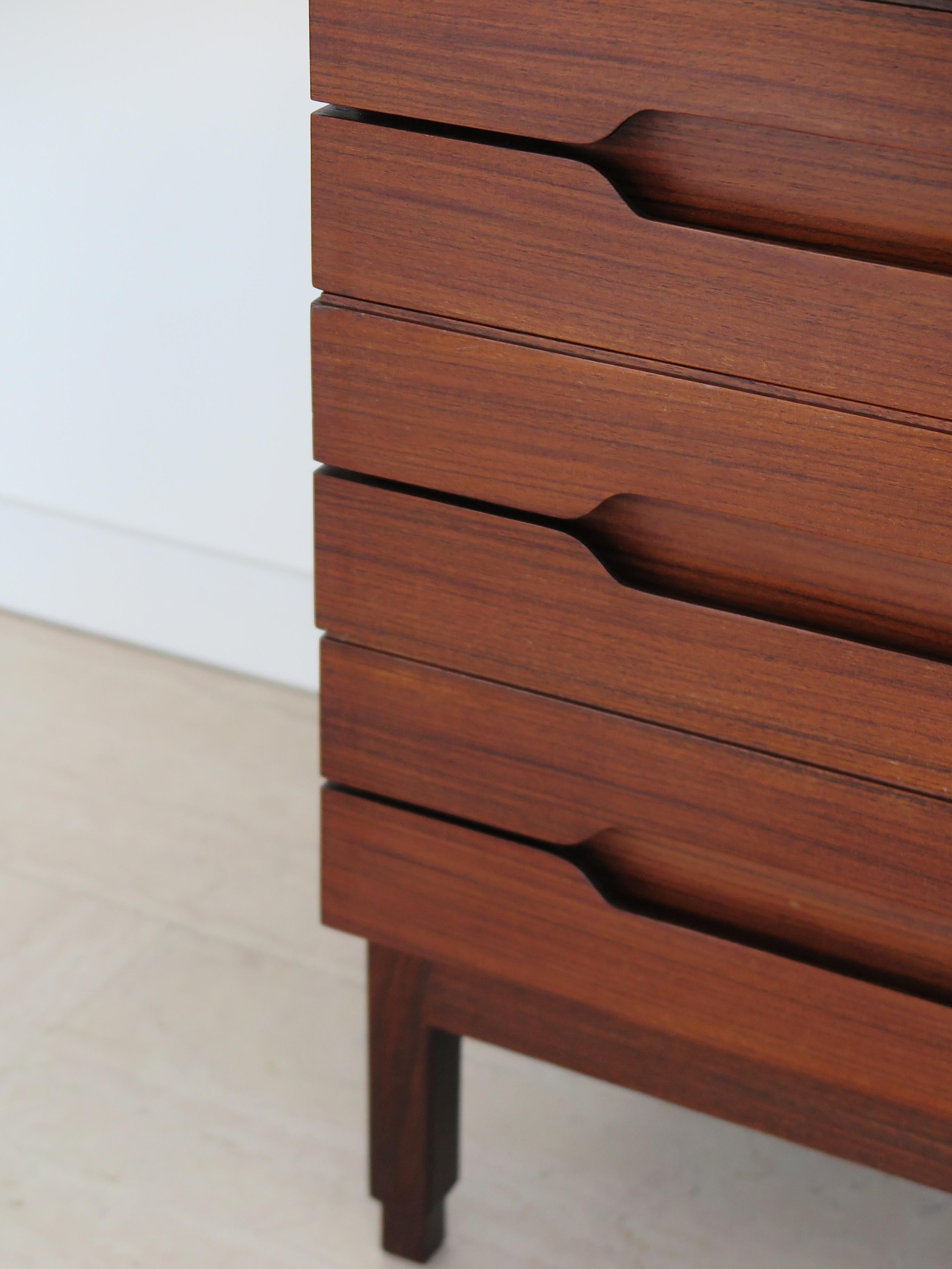 Italian Dark Wood Midcentury Modern Design Cabinet Chest of Drawers 1960s For Sale 6