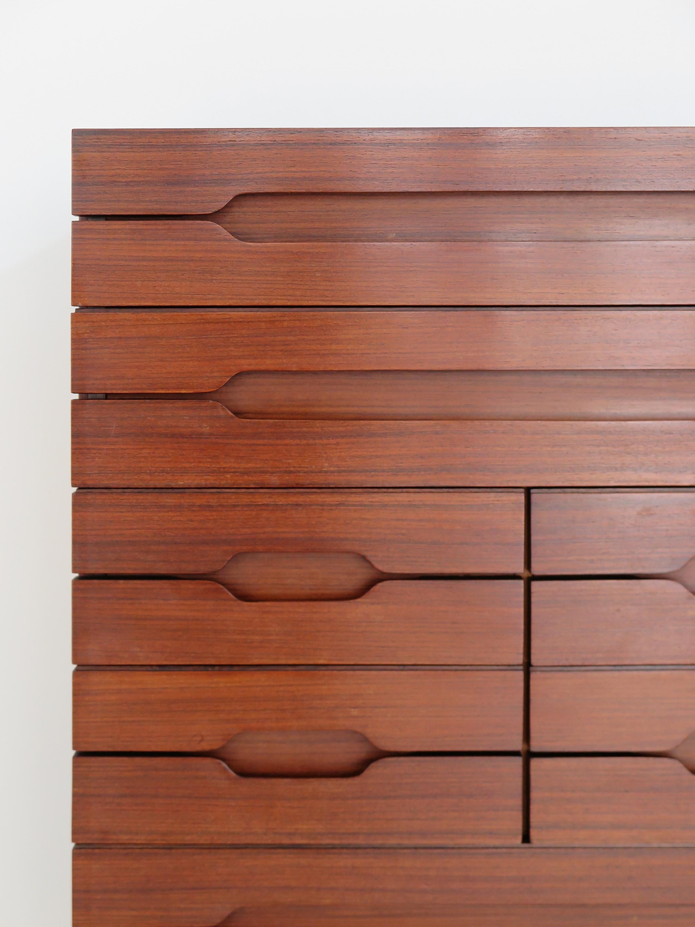 Italian Dark Wood Midcentury Modern Design Cabinet Chest of Drawers 1960s For Sale 1