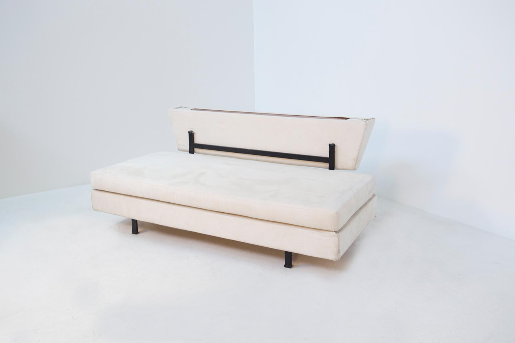 Italian Daybed by IPE in White Fabric and Iron, 1960s 2