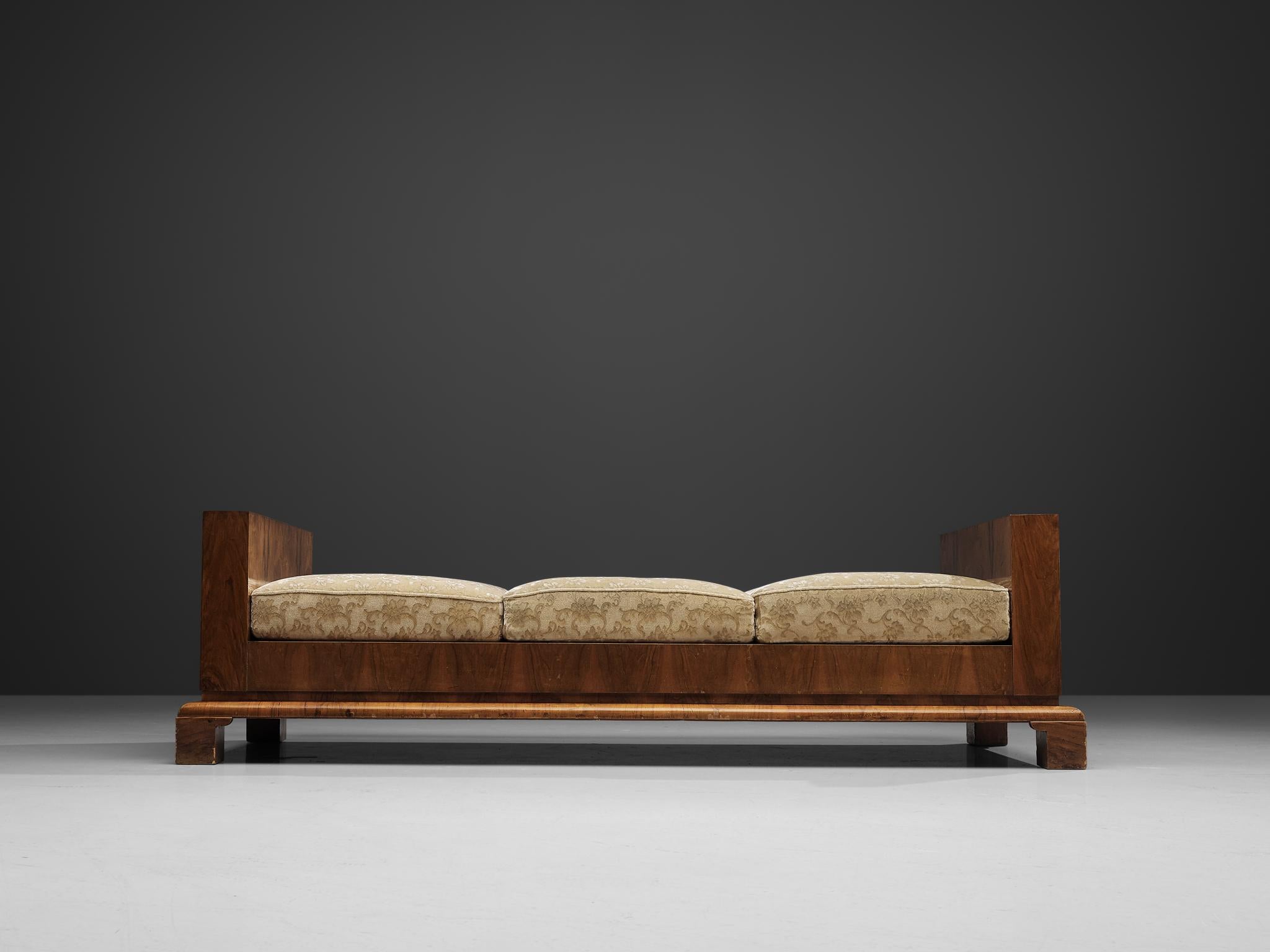 Italian Daybed in Walnut, 1930s In Good Condition In Waalwijk, NL