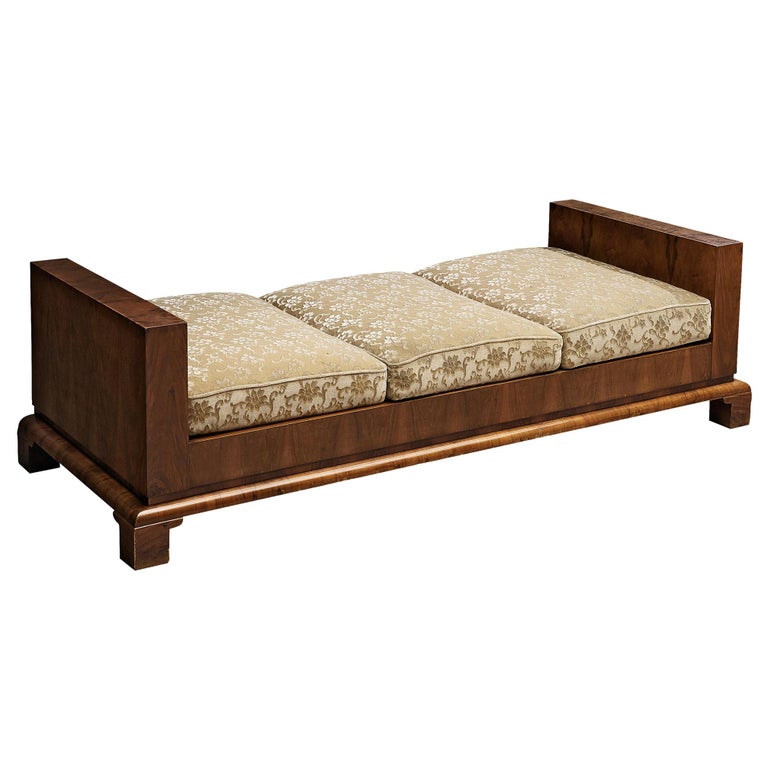 Italian Daybed in Walnut, 1930s For Sale at 1stDibs