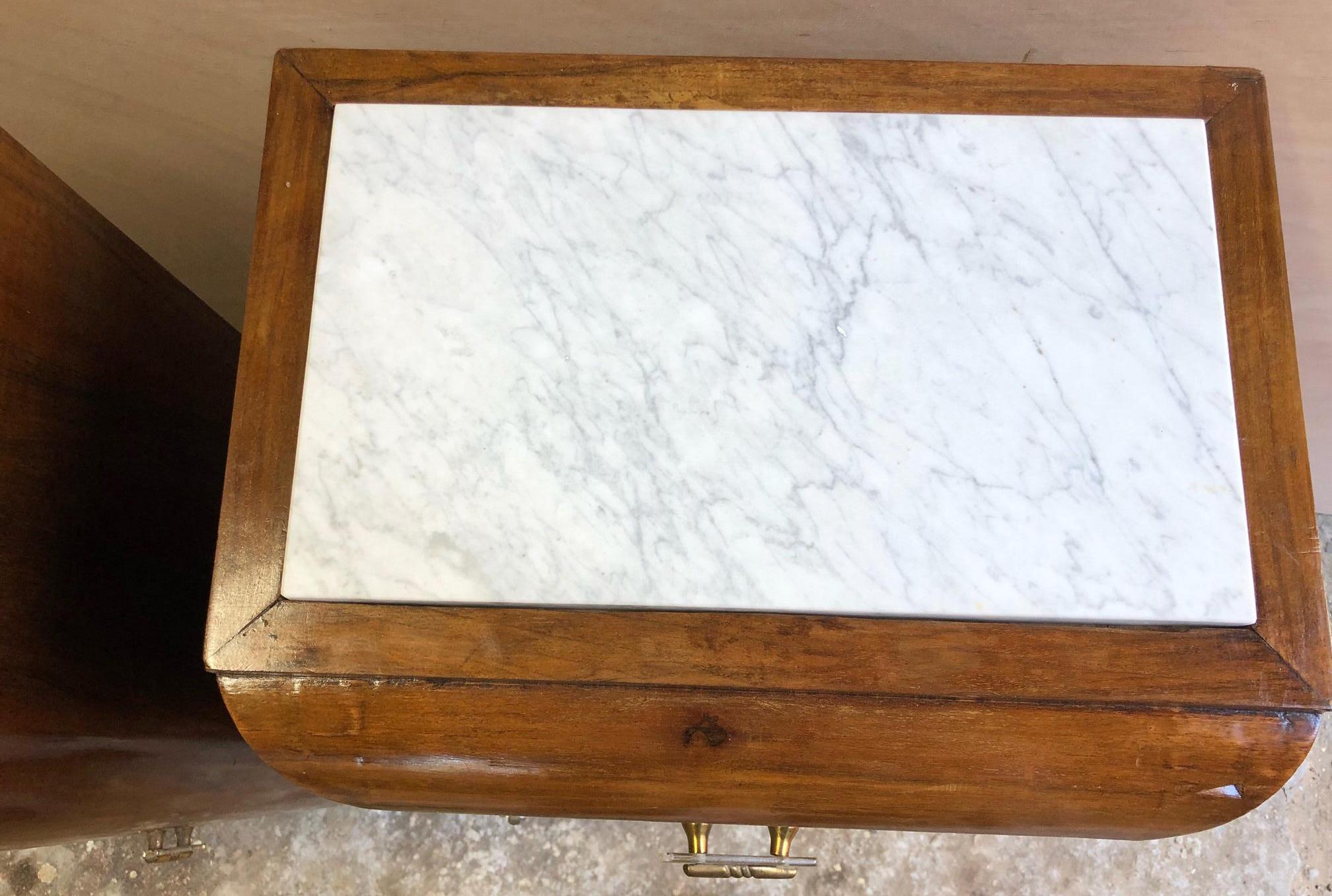 Italian Decò Nightstands, Original from 1930, Walnut, Marble Carrara Top In Good Condition In Buggiano, IT