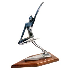 Italian Decò Statue in Artistic Metal and Wooden Base of a 1930s Dancer