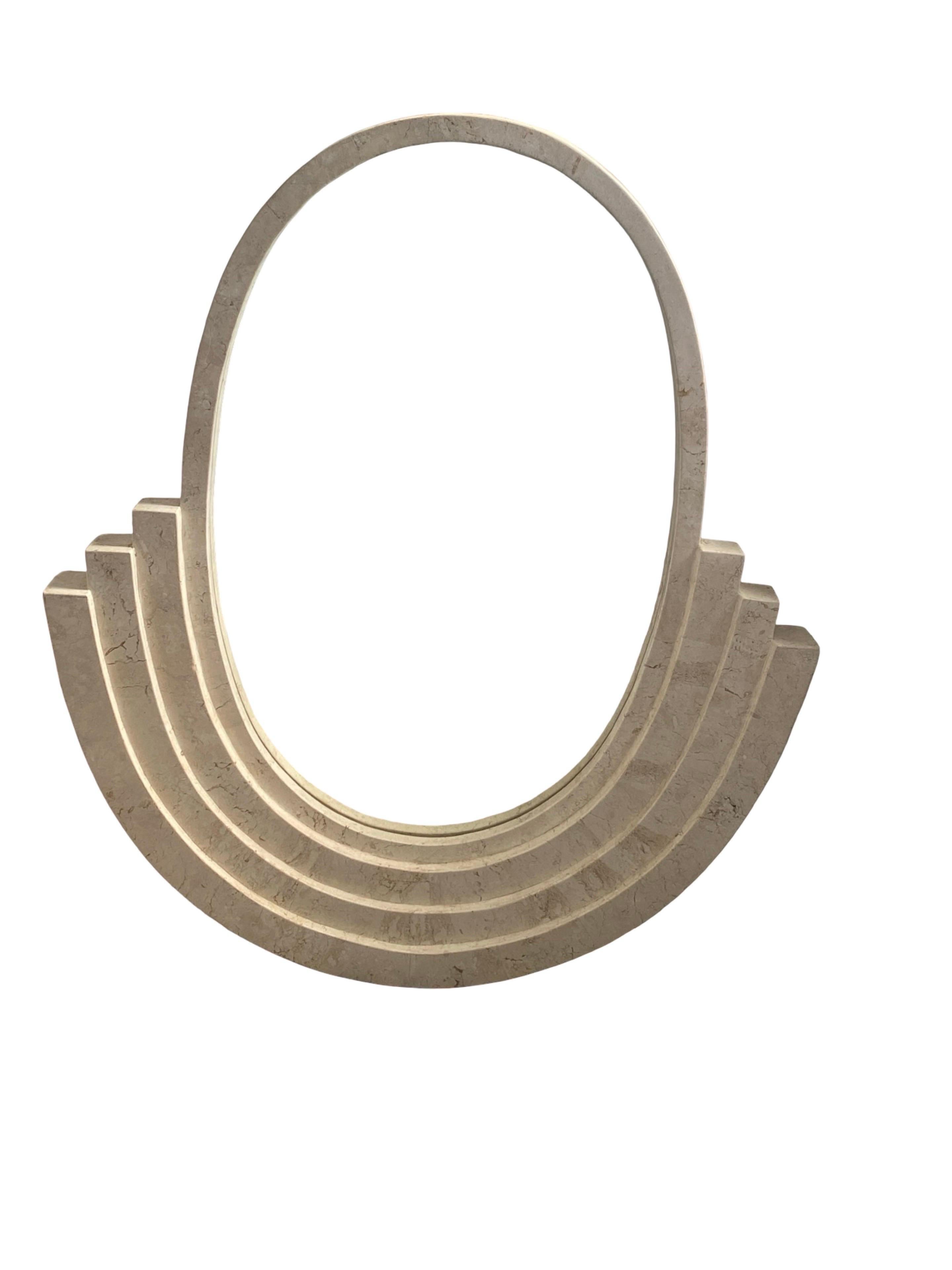 Specchio in stile Deco italiano di marmo beige tessellato Maitland Smith in vendita 2