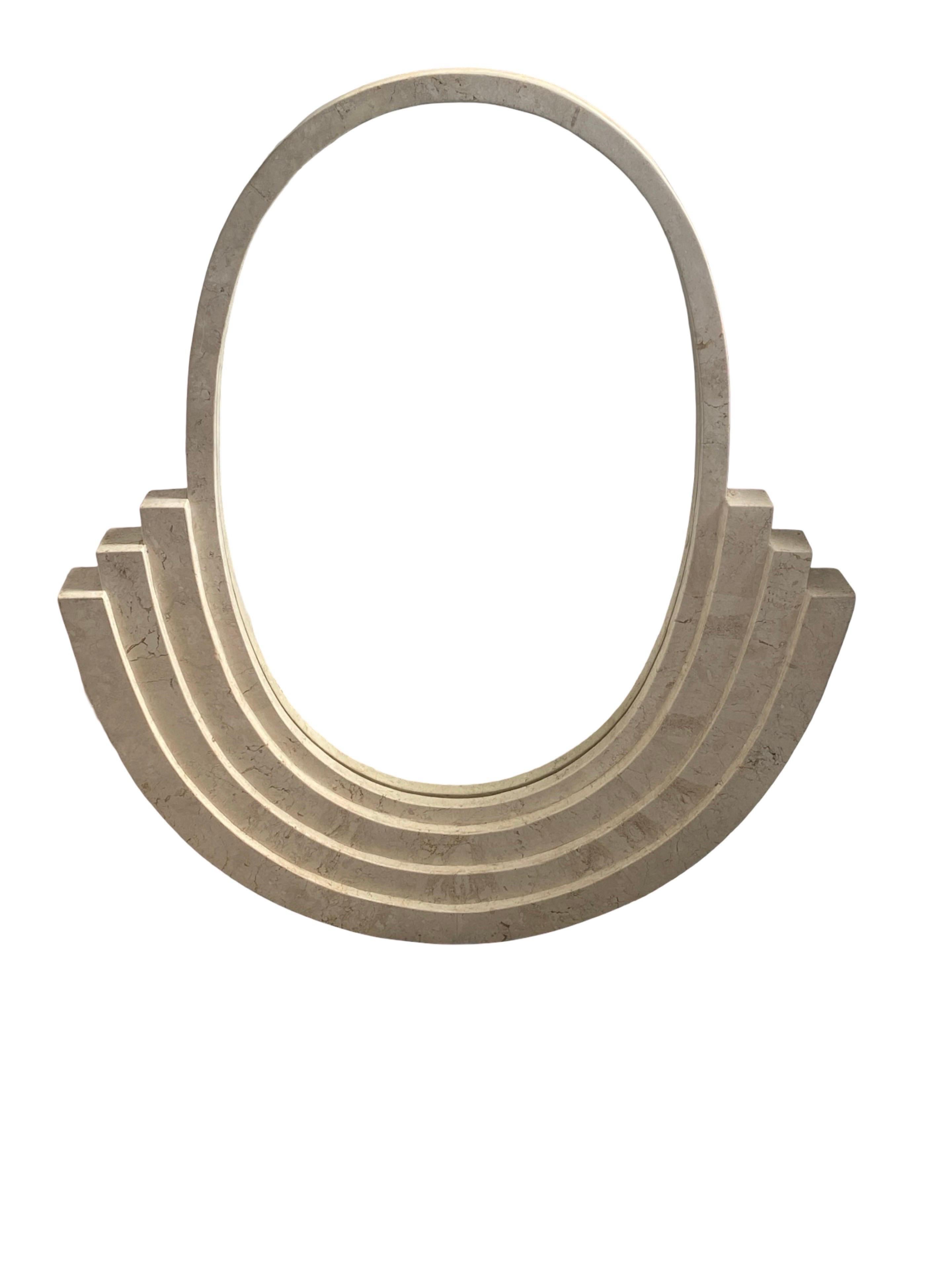 Specchio in stile Deco italiano di marmo beige tessellato Maitland Smith in vendita 3