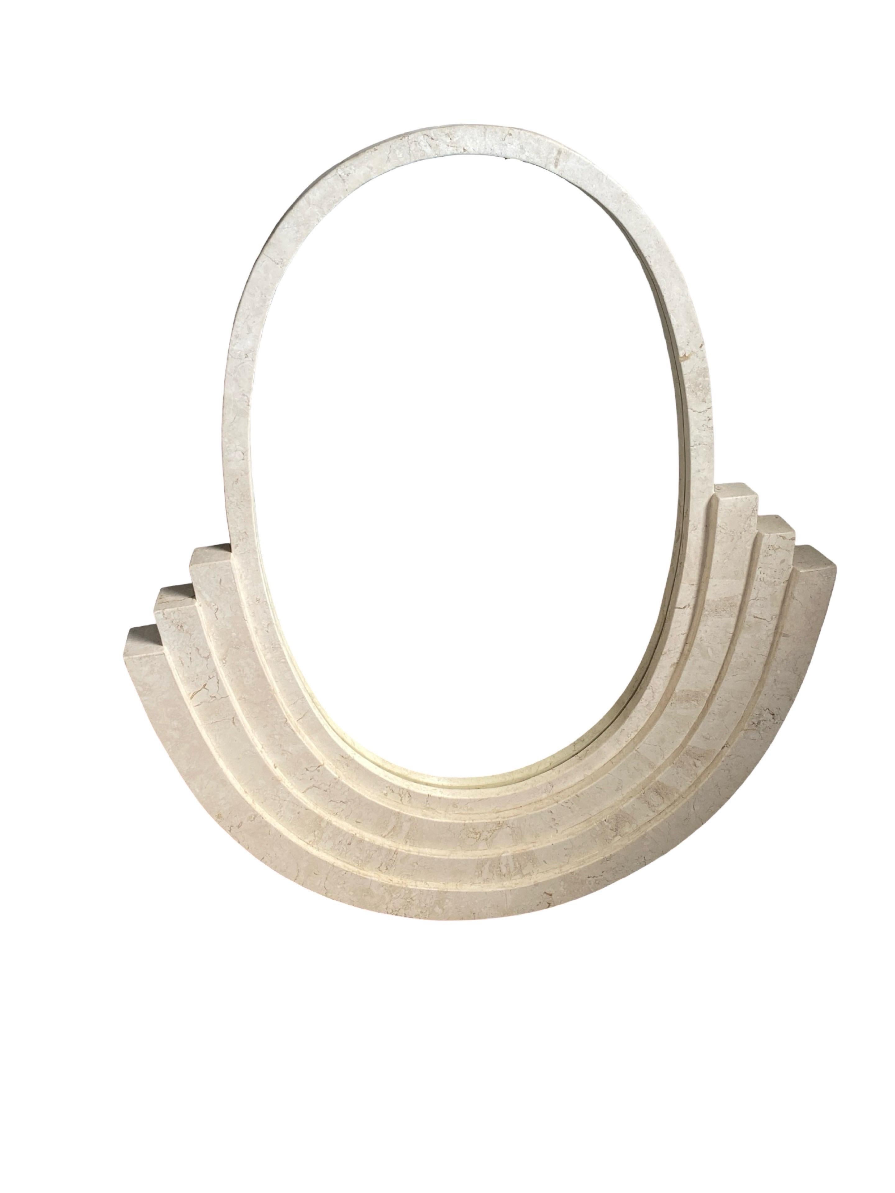 Specchio in stile Deco italiano di marmo beige tessellato Maitland Smith in vendita 7