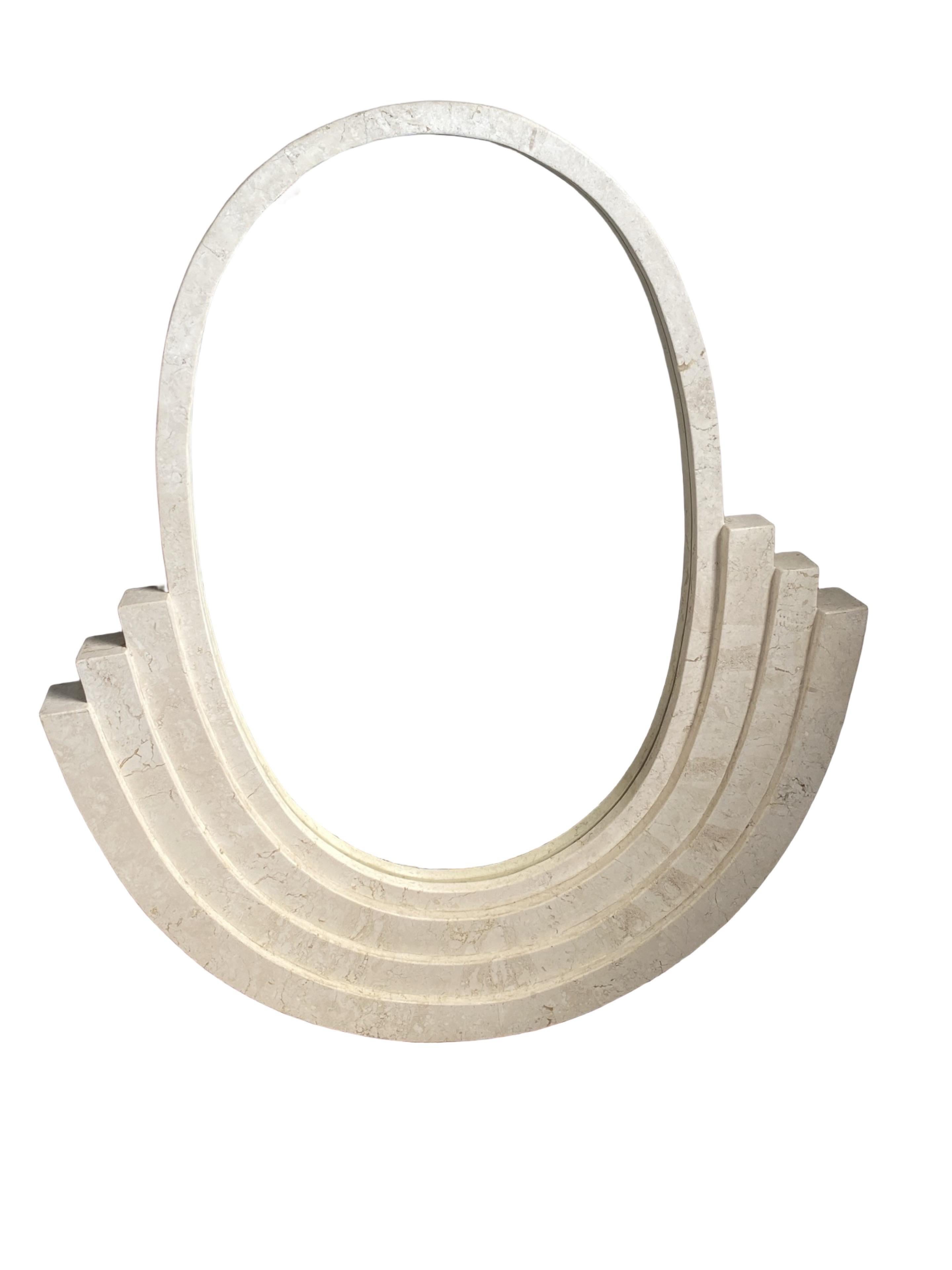 Specchio in stile Deco italiano di marmo beige tessellato Maitland Smith in vendita 8