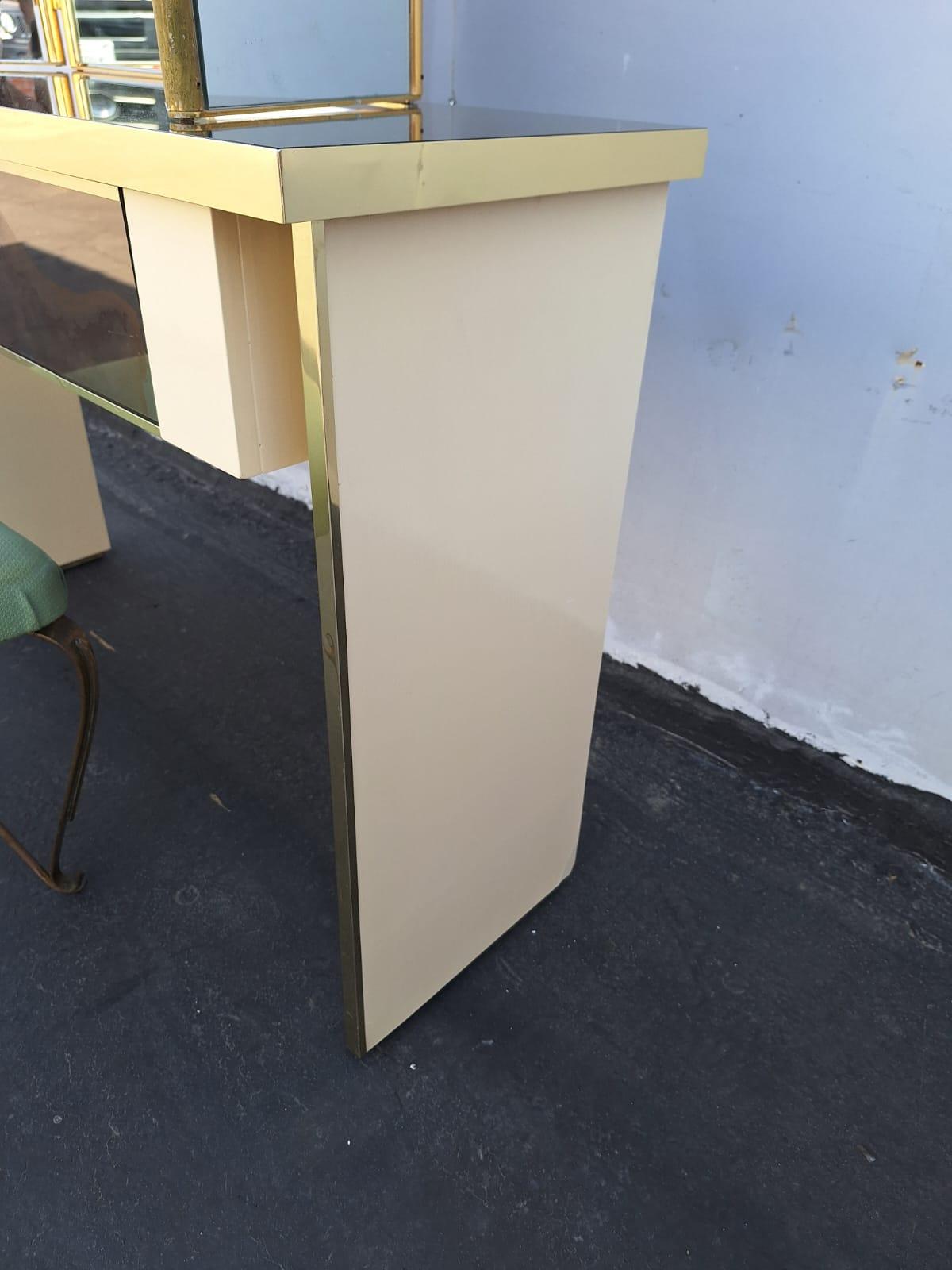Vantyque italienne avec miroir Triptih en laiton et tabouret Pier Luigi Colli en vente 5
