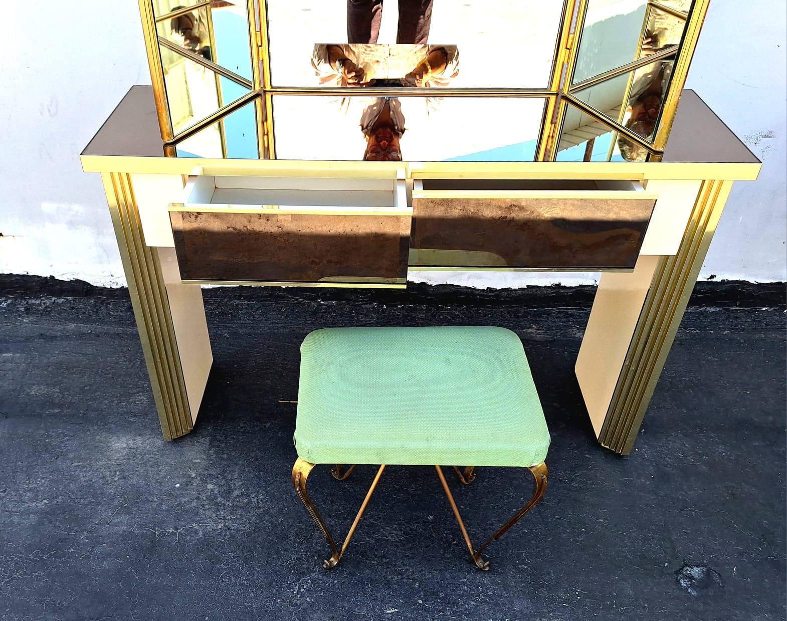 Art déco Vantyque italienne avec miroir Triptih en laiton et tabouret Pier Luigi Colli en vente