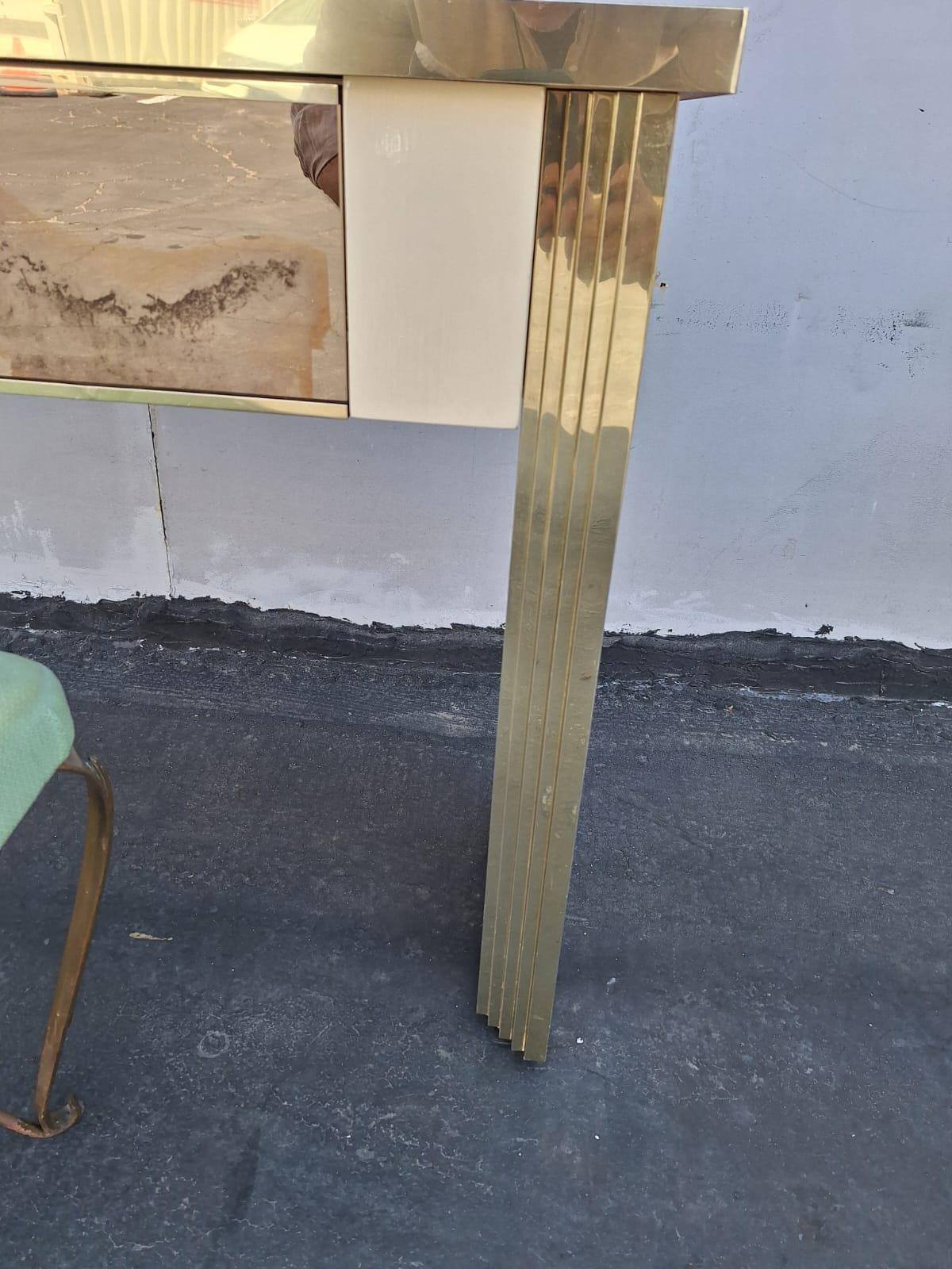 Vantyque italienne avec miroir Triptih en laiton et tabouret Pier Luigi Colli en vente 1