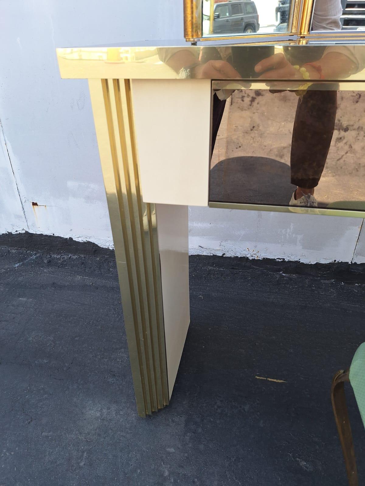 Vantyque italienne avec miroir Triptih en laiton et tabouret Pier Luigi Colli en vente 3