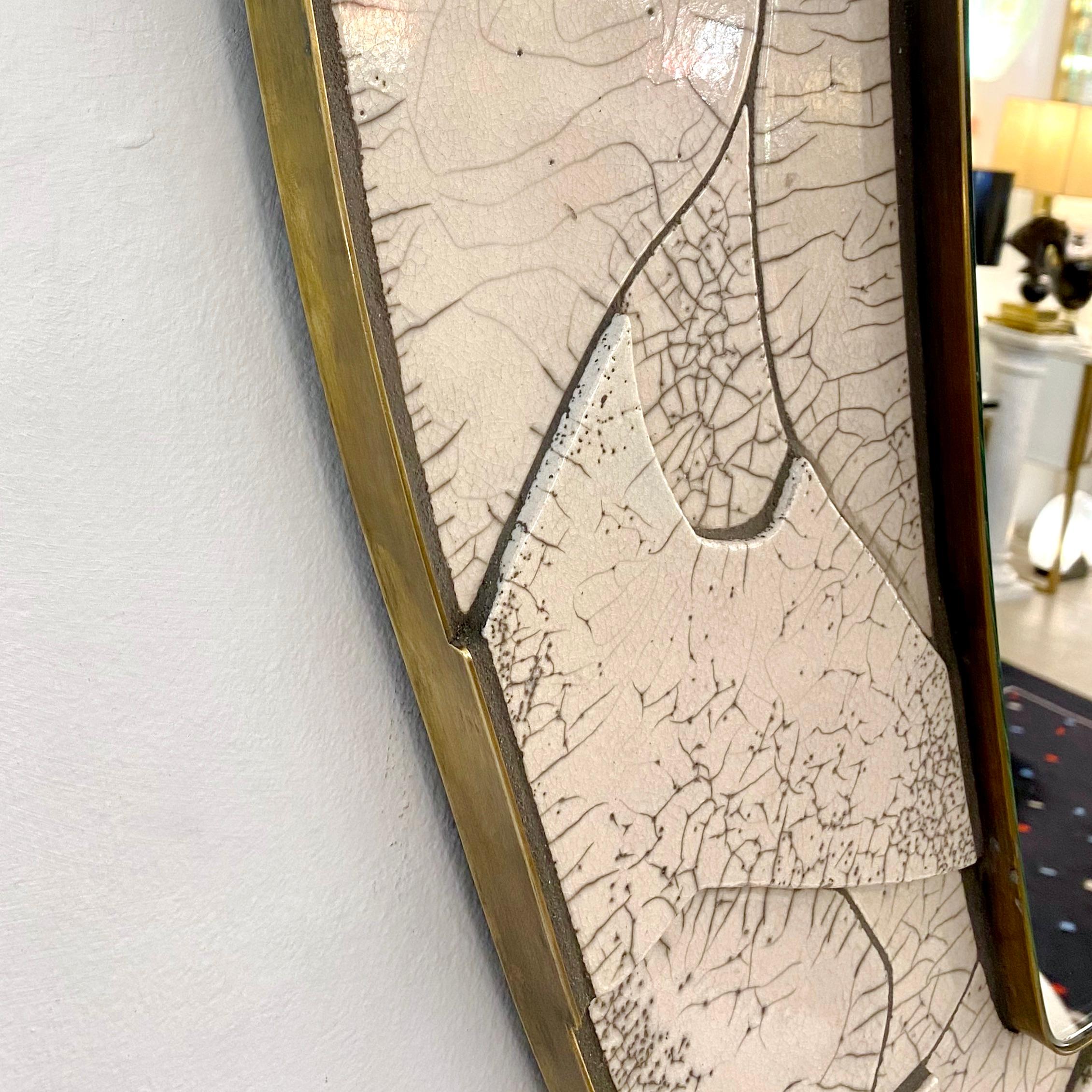 Italienisch Dekonstruiert Japanischen Stil Rose Beige Keramik Bronze Spiegel Skulptur (21. Jahrhundert und zeitgenössisch) im Angebot