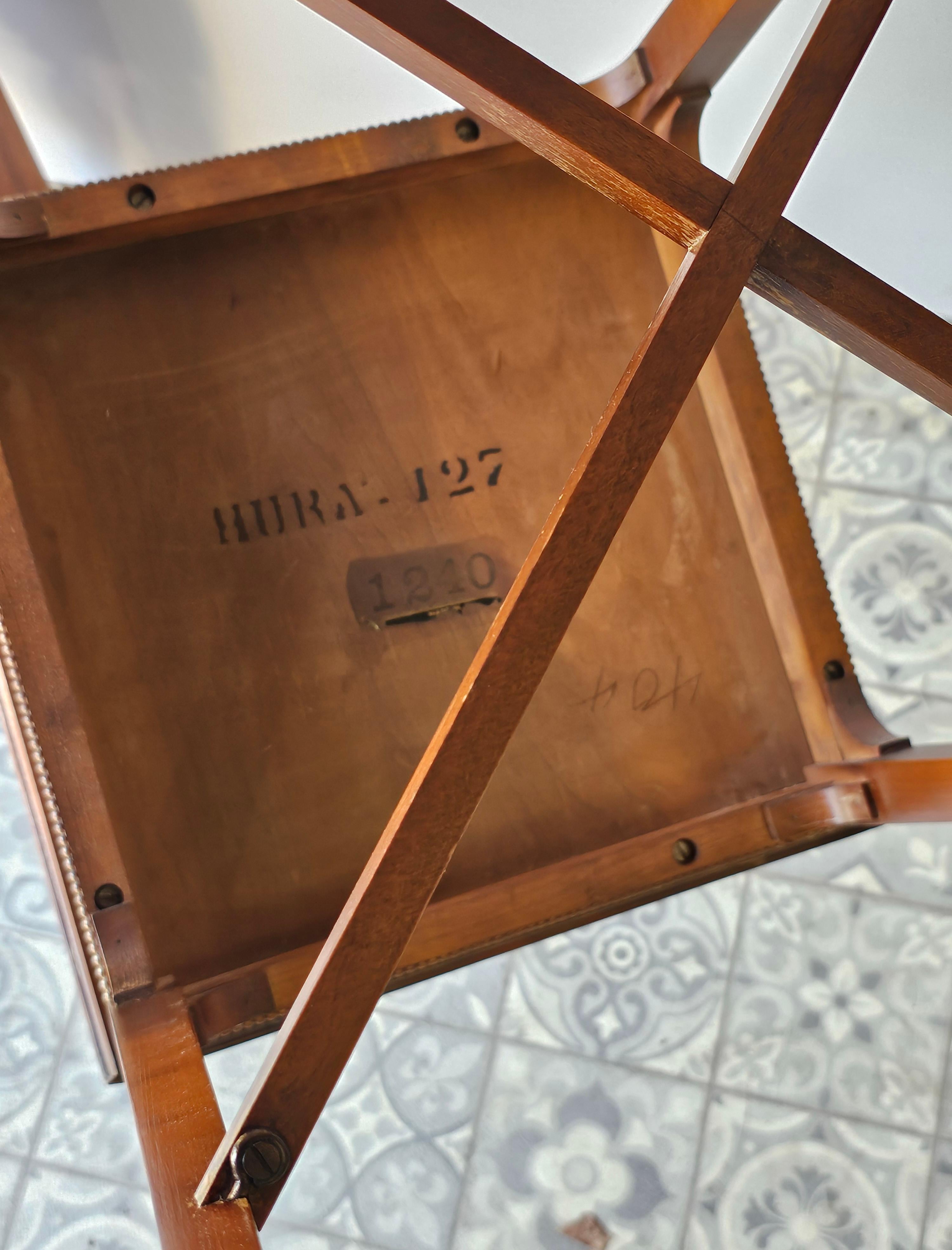 Mogano Tavolino / portacandele in mogano decorato italiano con galleria di traforo in vendita