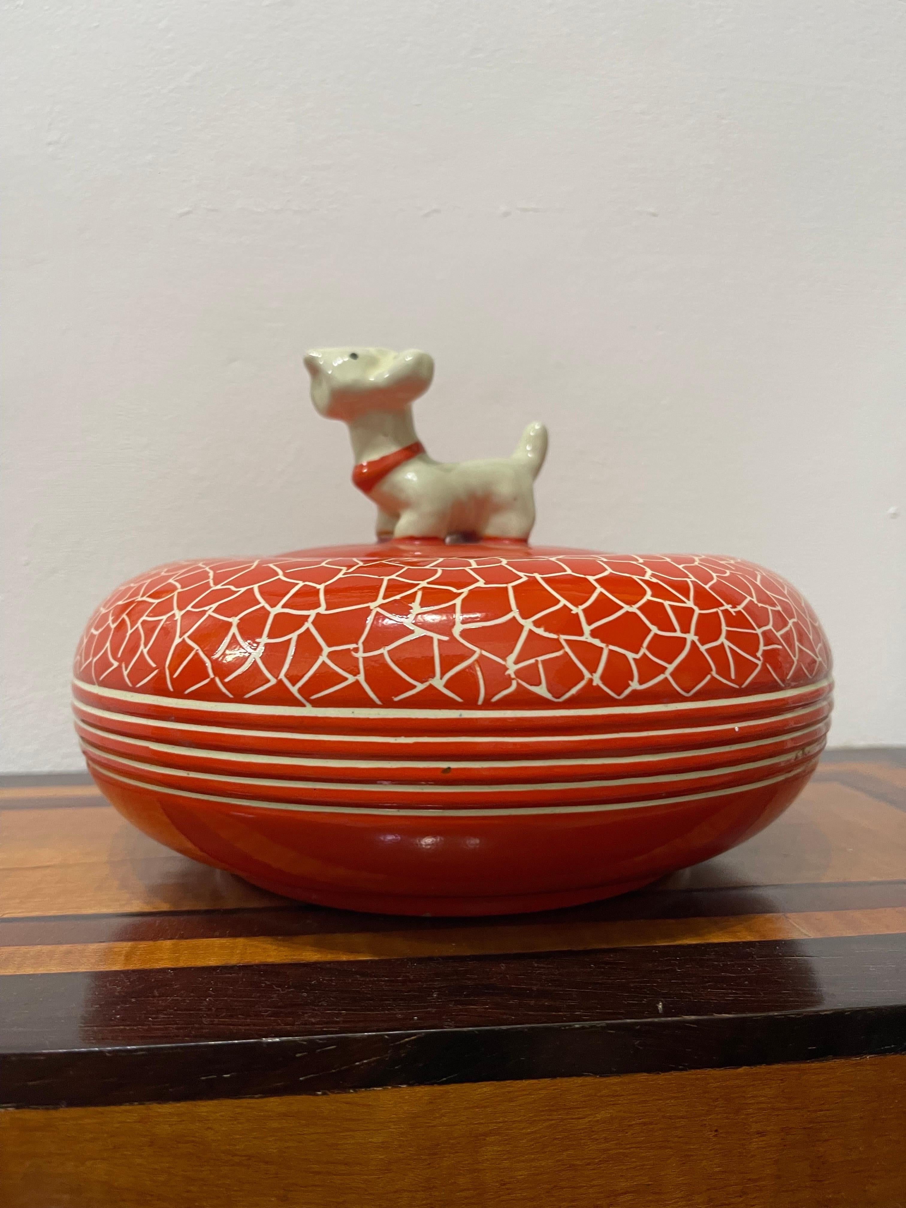 Italienische dekorative Keramikschachtel aus Perugia, Koralle, rot, Rometti, Hund, 1940  im Angebot 1