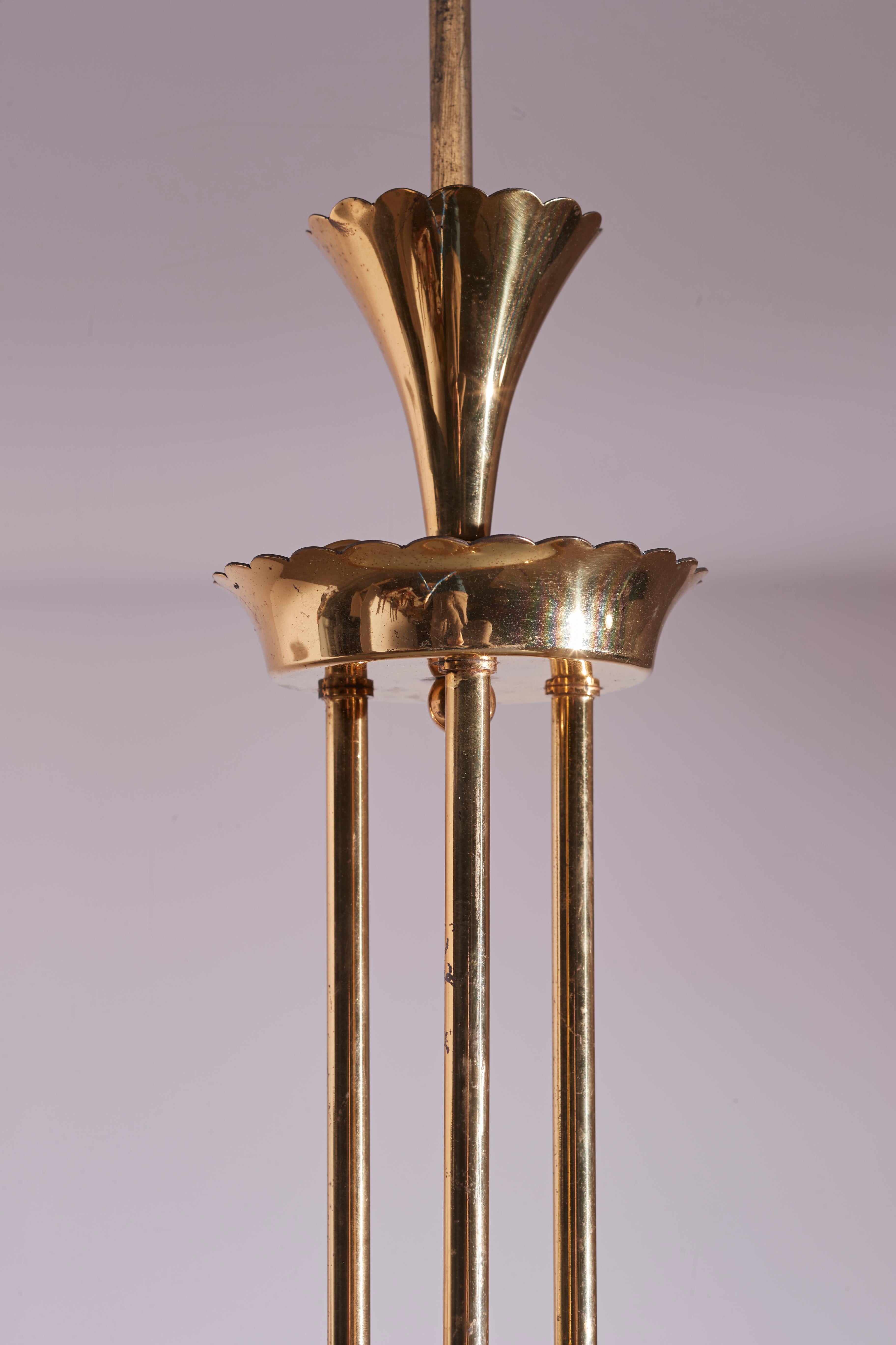 Lustre décoratif italien en laiton et verre sérigraphié, années 1960 Bon état - En vente à Chiavari, Liguria