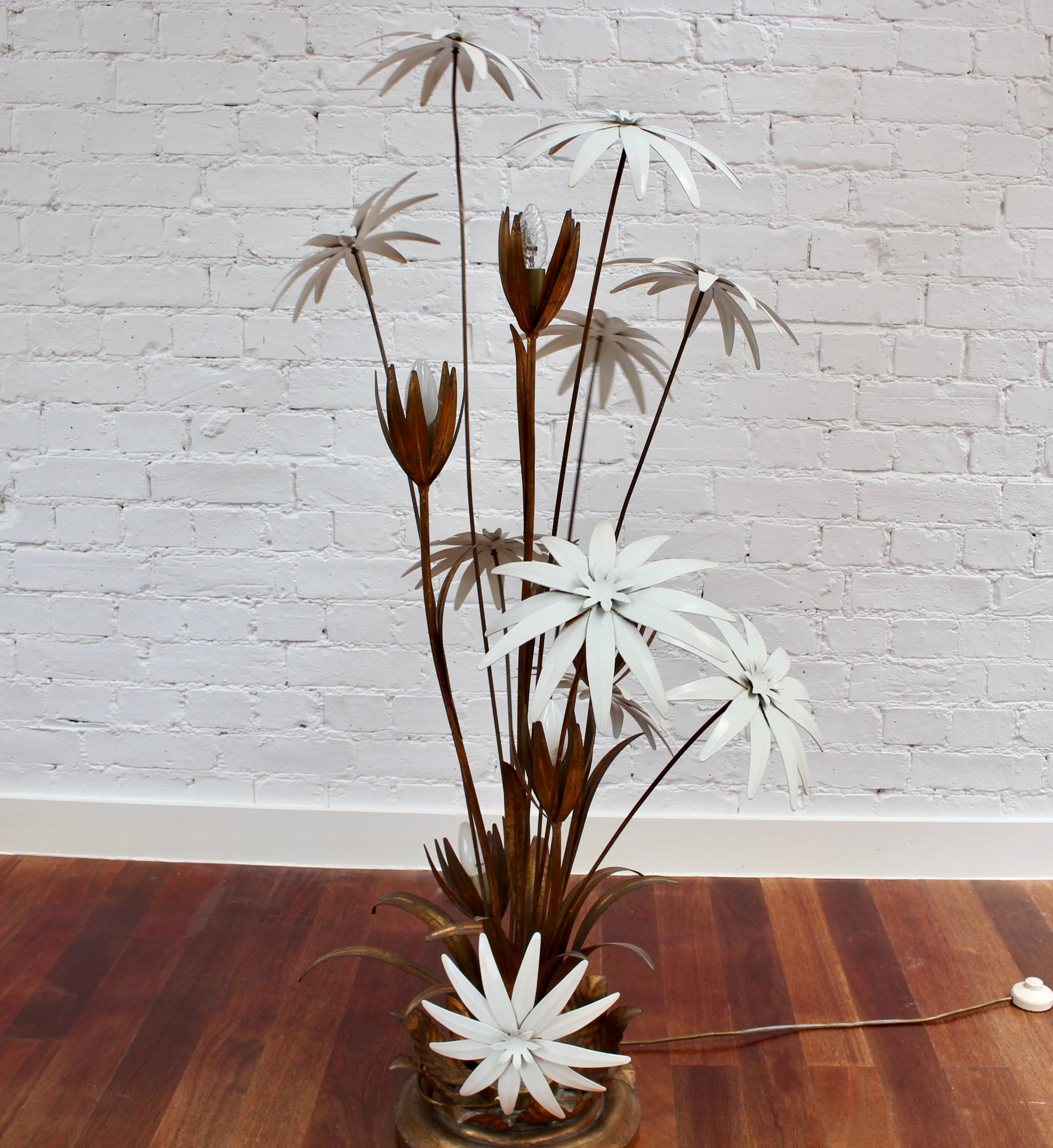 Italian Decorative Floor Lamp with Flower Motif (circa 1970s) - Large For Sale 13