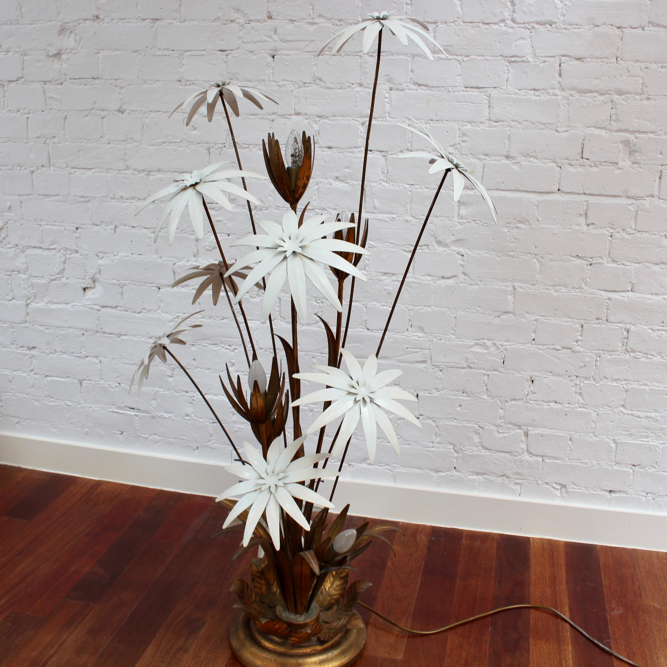 Italian Decorative Floor Lamp with Flower Motif (circa 1970s) - Large In Fair Condition For Sale In London, GB