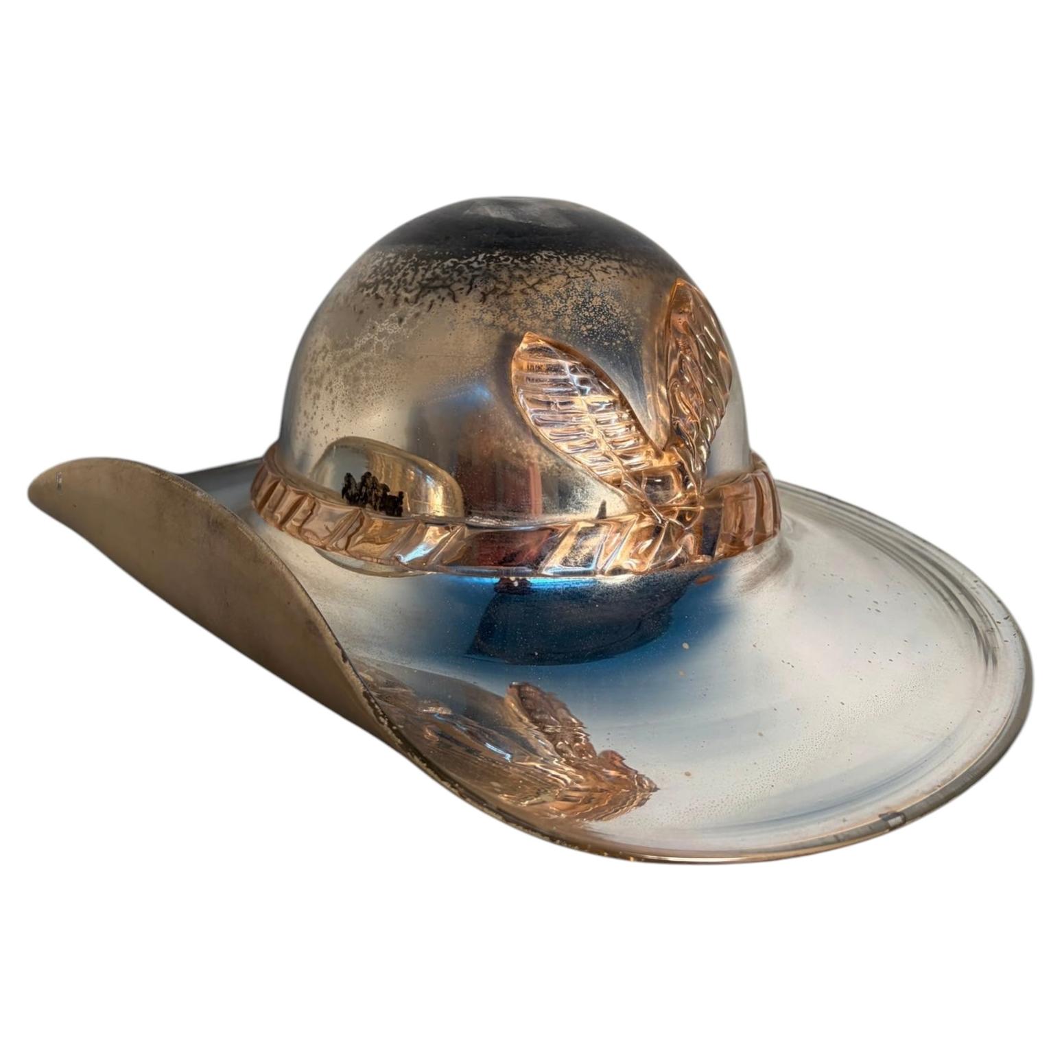 Chapeau décoratif italien en verre de Murano miroitant, attribué à Venini