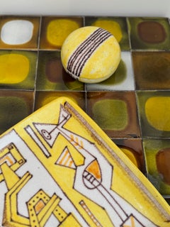 Italian Decorative Mid-Century Ceramic Box Signed by Guido Gambone