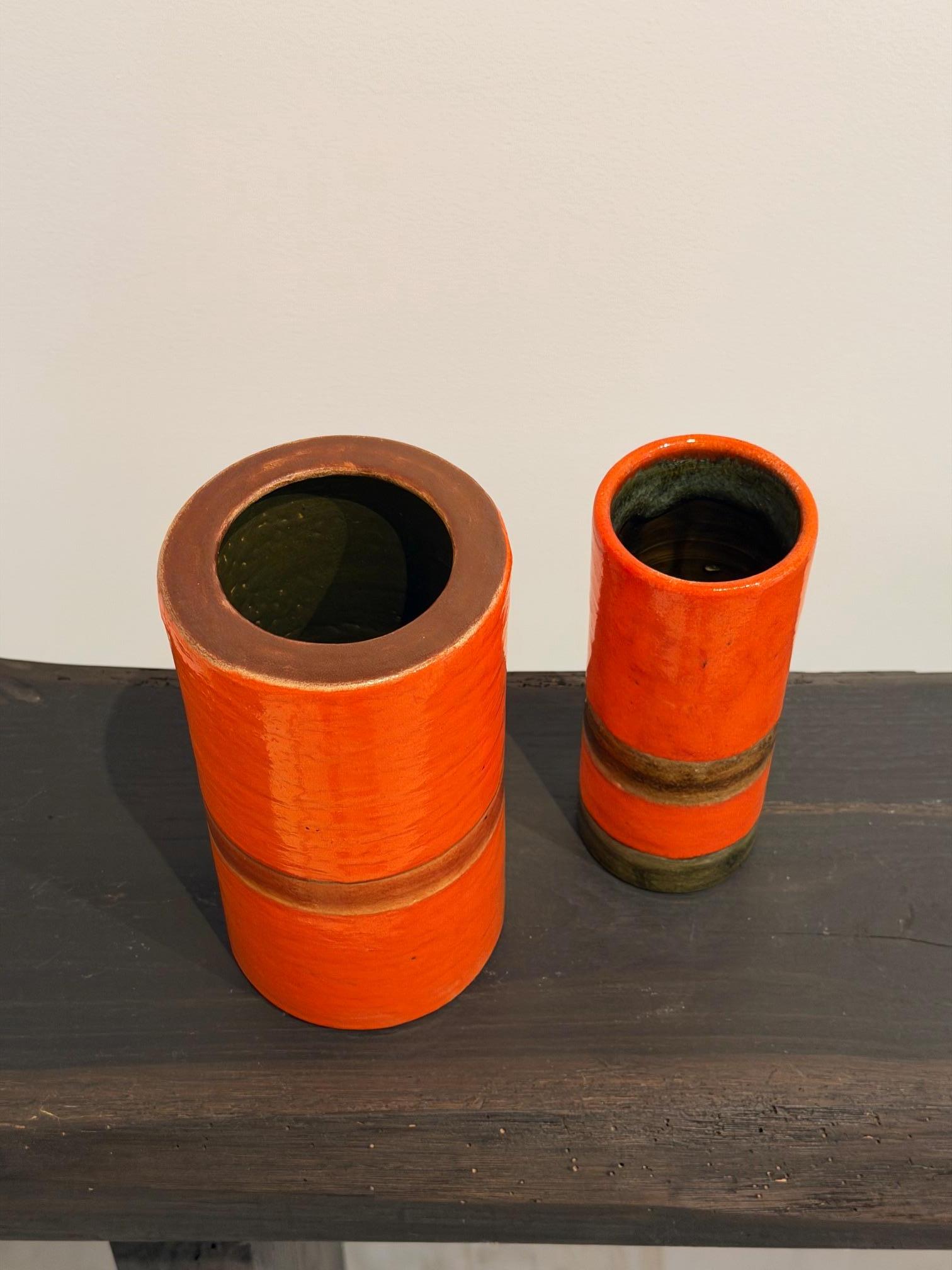 Milieu du XXe siècle Paire de vases en céramique décoratifs italiens du milieu du siècle signés par Gambone en vente