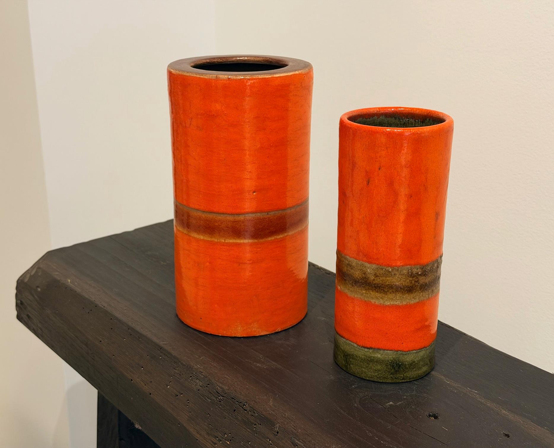 Paire de vases en céramique décoratifs italiens du milieu du siècle signés par Gambone en vente 1