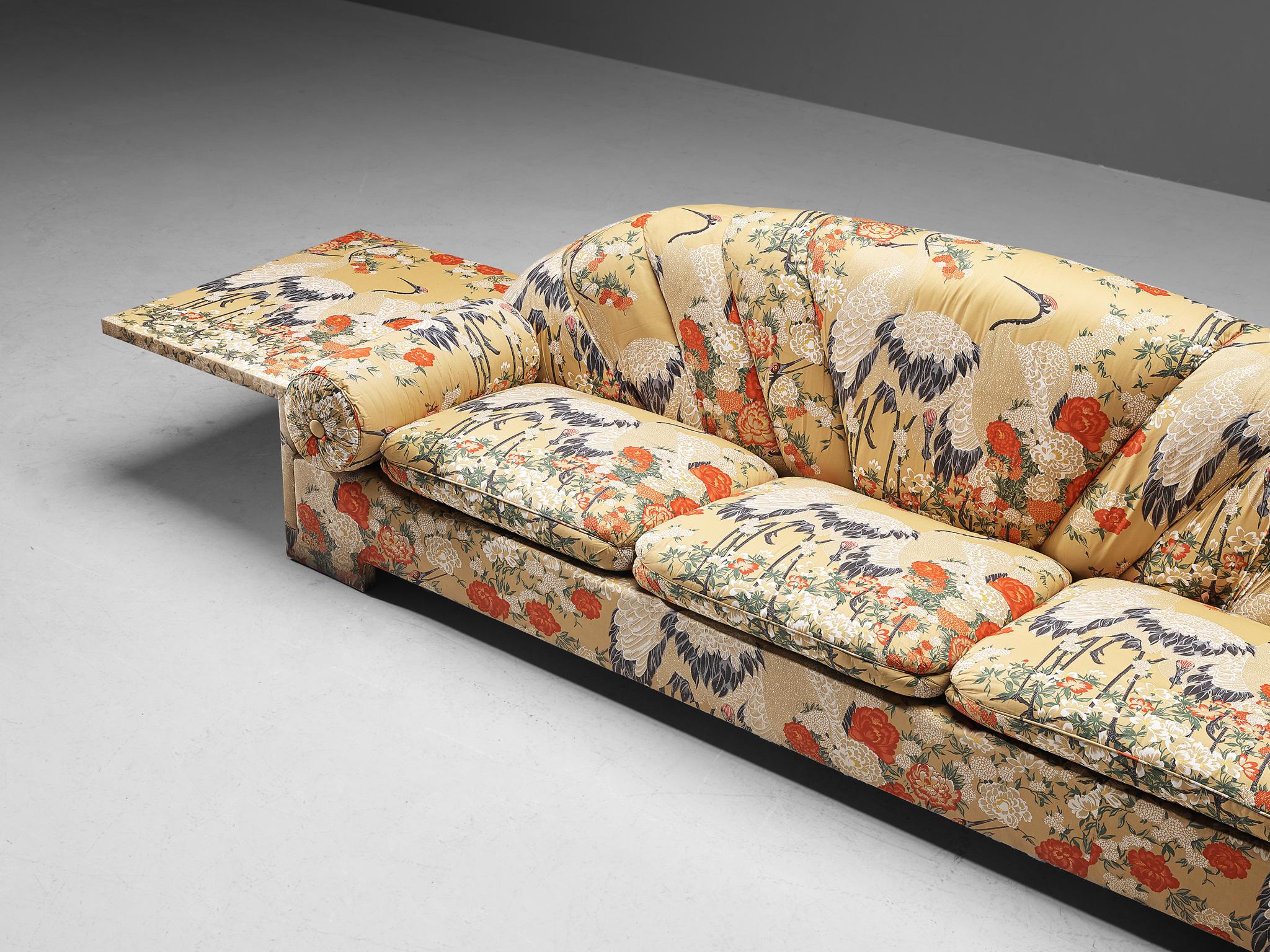 Italian Decorative Sofa in Floral Upholstery In Good Condition In Waalwijk, NL
