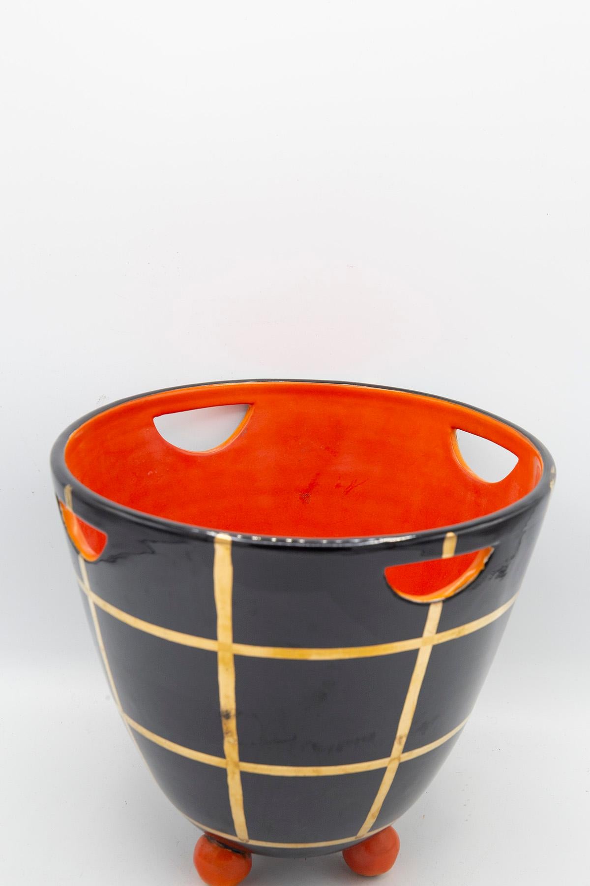 Late 20th Century Italian Decorative Vase in Deruta Ceramic For Sale