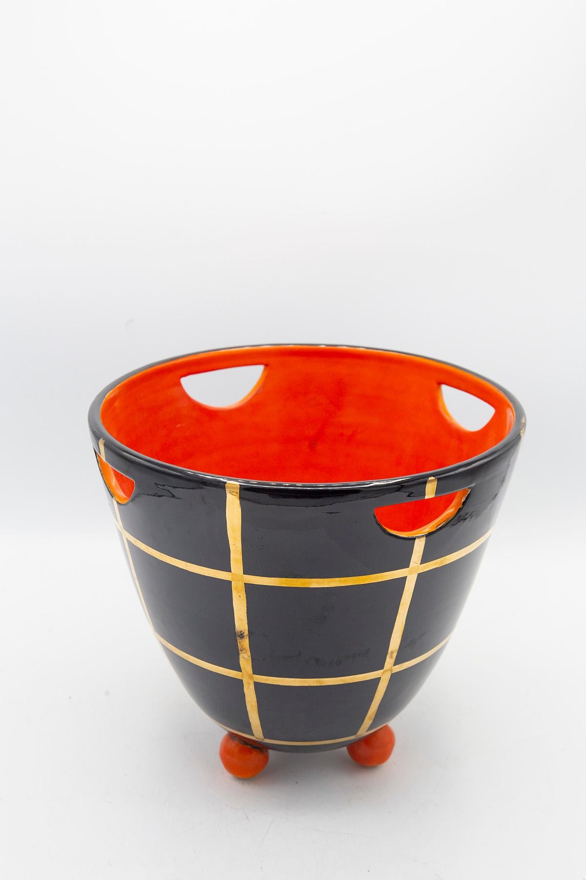 Italian Decorative Vase in Deruta Ceramic For Sale 4