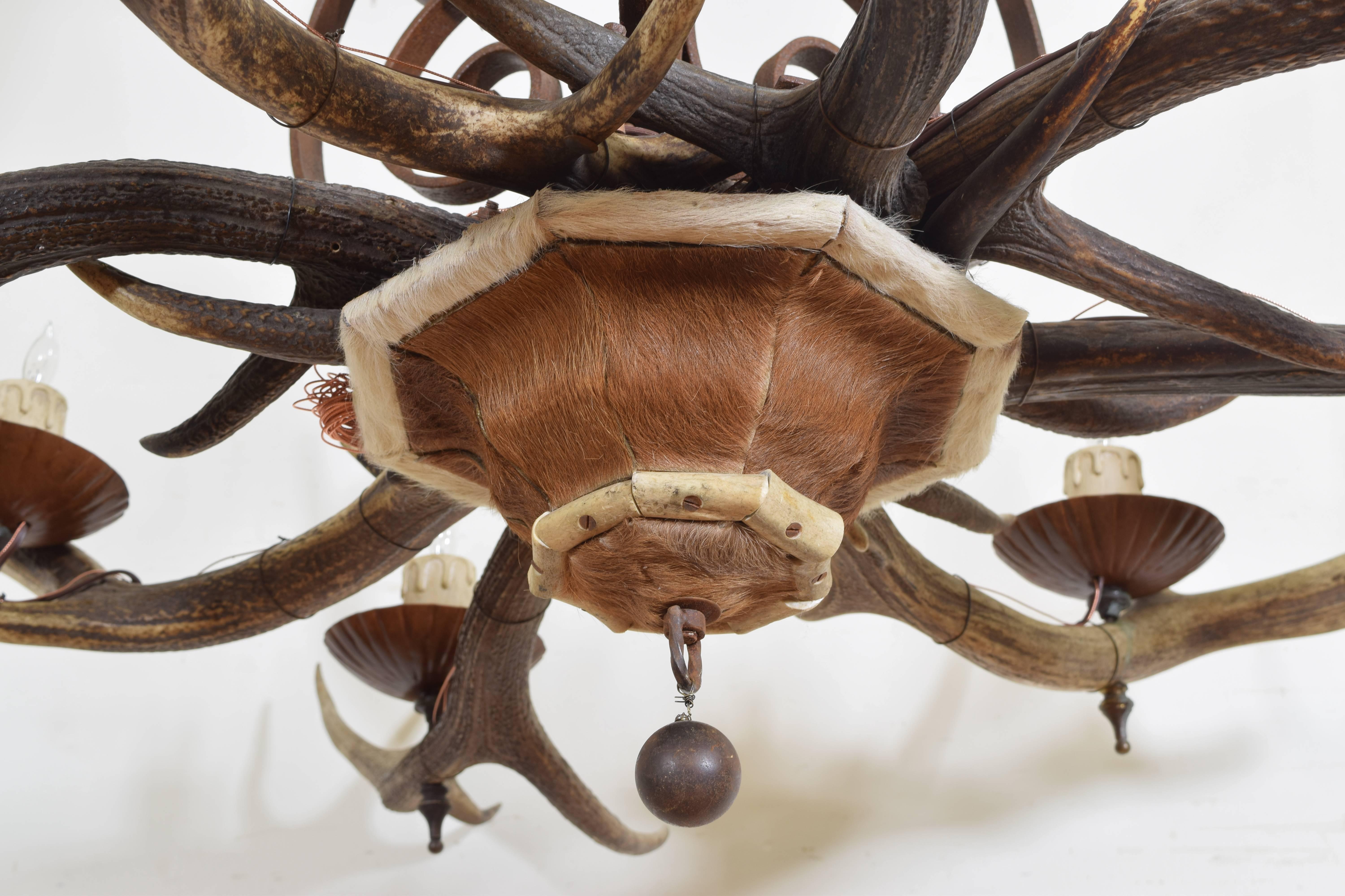 Italian Deer Antler, Eight-Light Chandelier, 20th Century, UL Wired 8