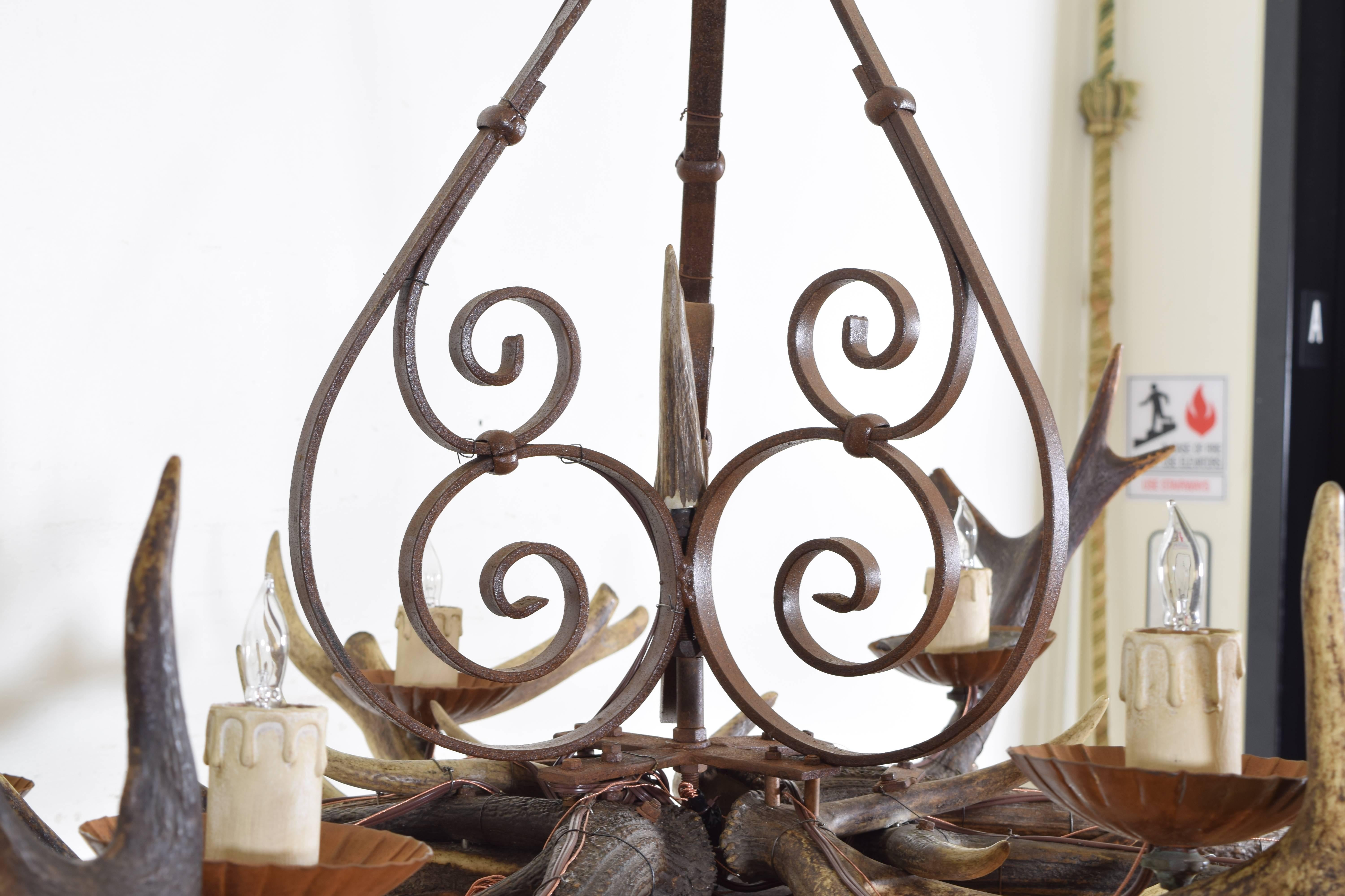 Italian Deer Antler, Eight-Light Chandelier, 20th Century, UL Wired 3