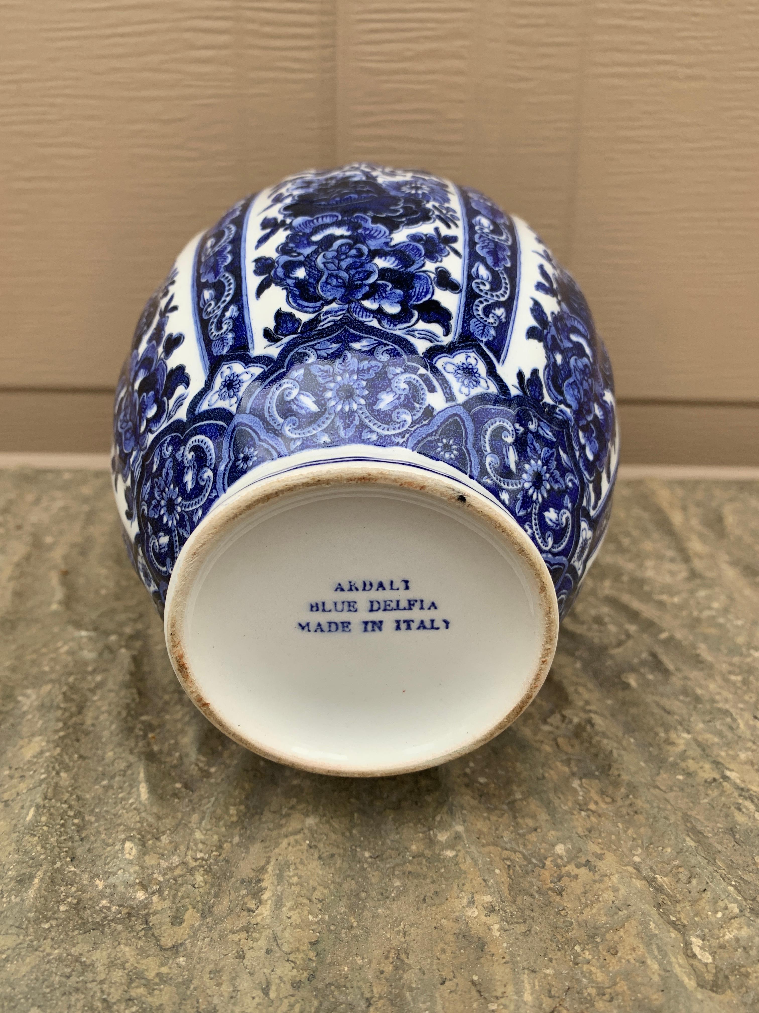 Pot à gingembre italien Delfts bleu et blanc de style chinoiserie par Ardalt en vente 4