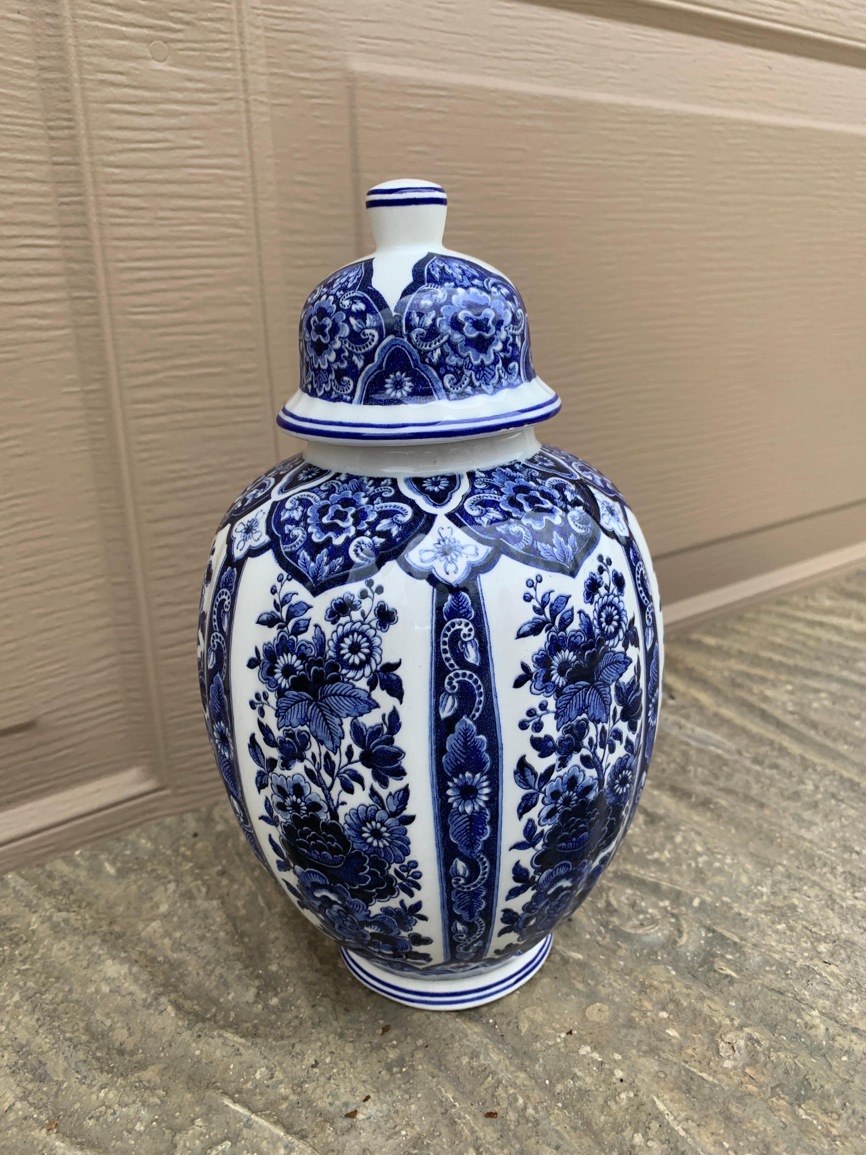 Pot à gingembre italien Delfts bleu et blanc de style chinoiserie par Ardalt Bon état - En vente à Elkhart, IN